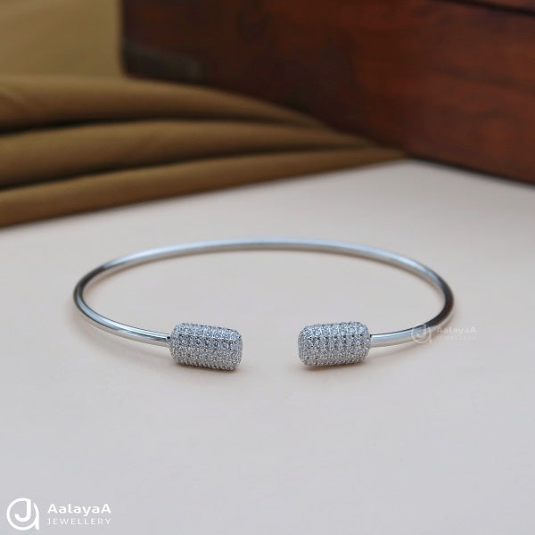 Simple Glittering Silver Kada