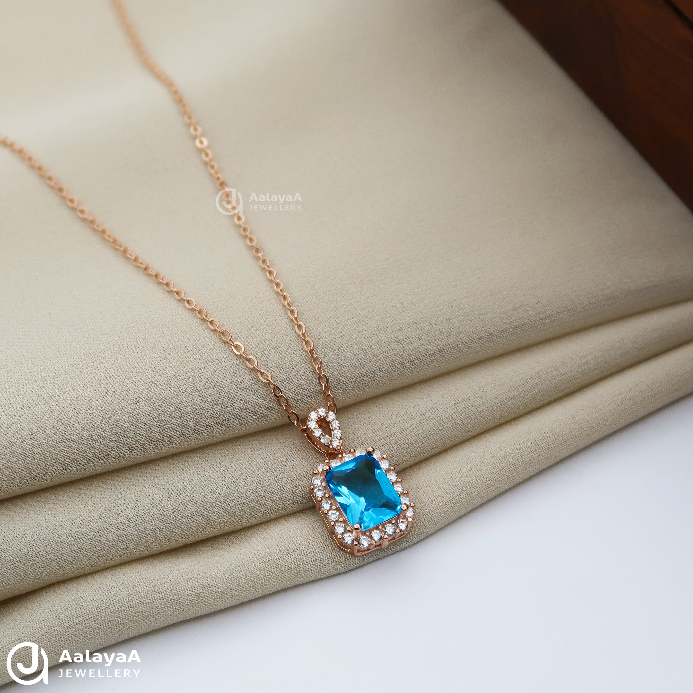 Silver Rosegold Beautiful Blue Stone Chain Pendant