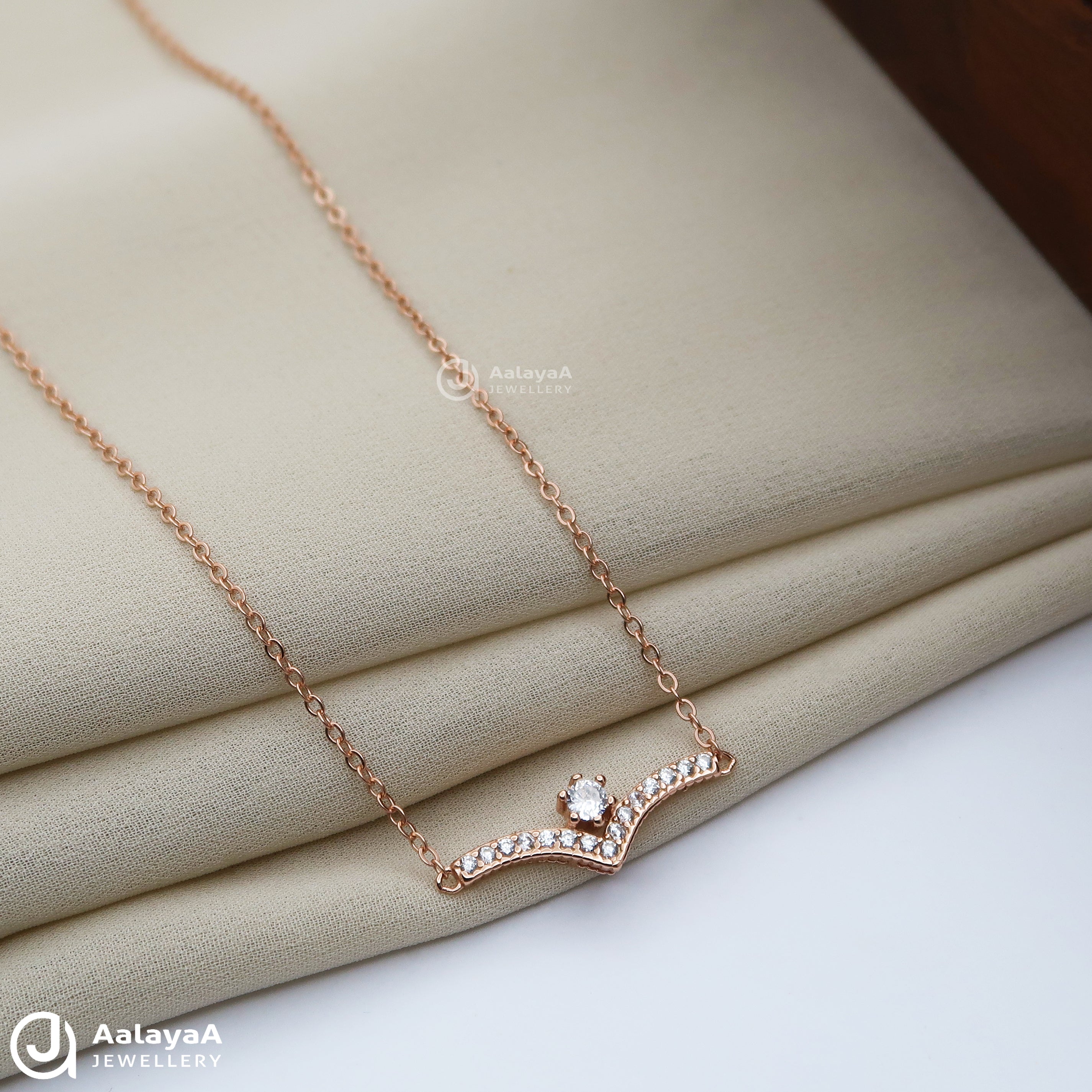 Silver Rosegold V Shaped Chain Pendant