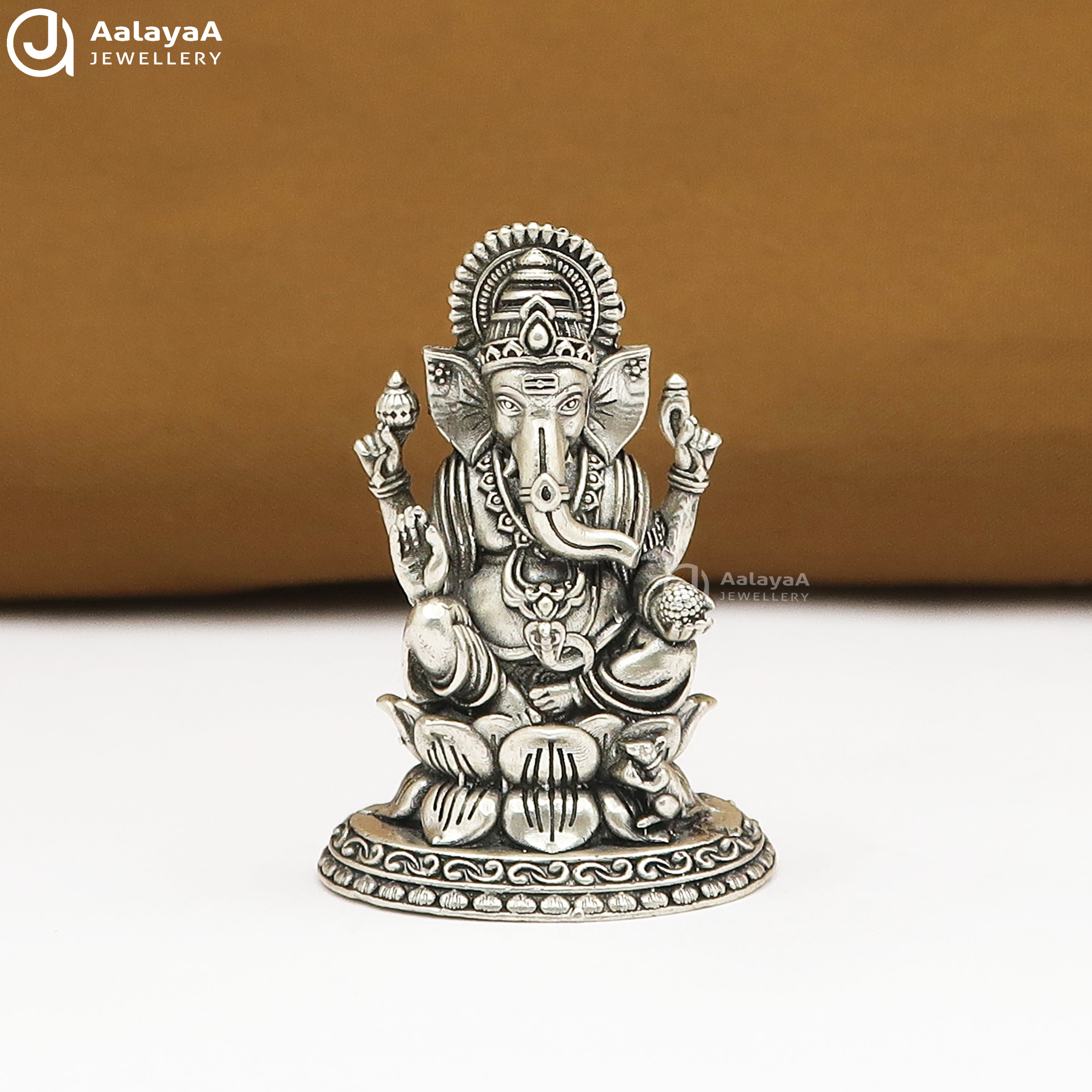 Silver Antique Blessing Ganesha 2D Idol