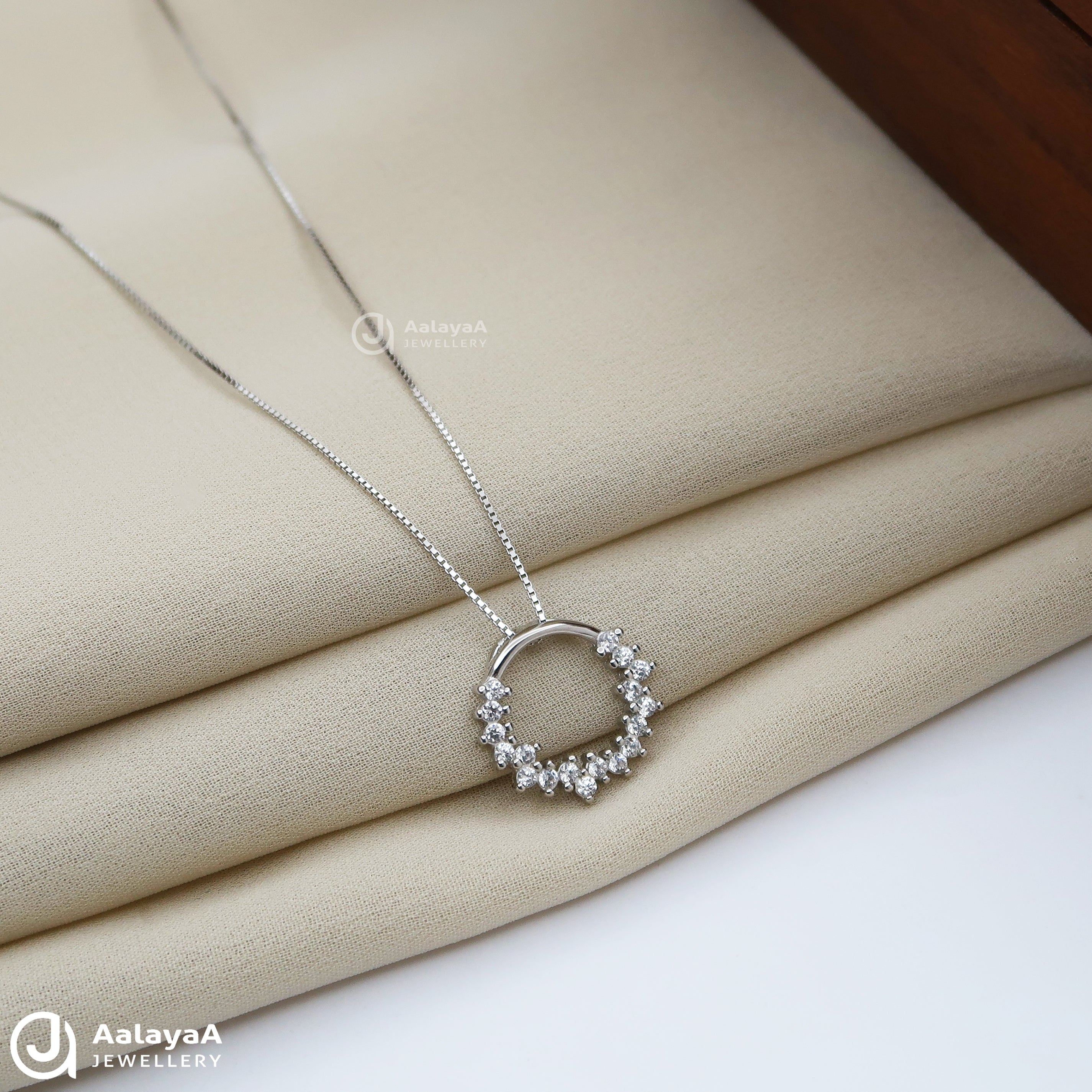 Fancy Circle Shaped Silver Chain Pendant