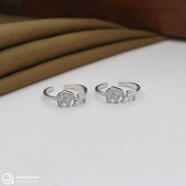 Mom and Baby Elephant Silver Toe Ring