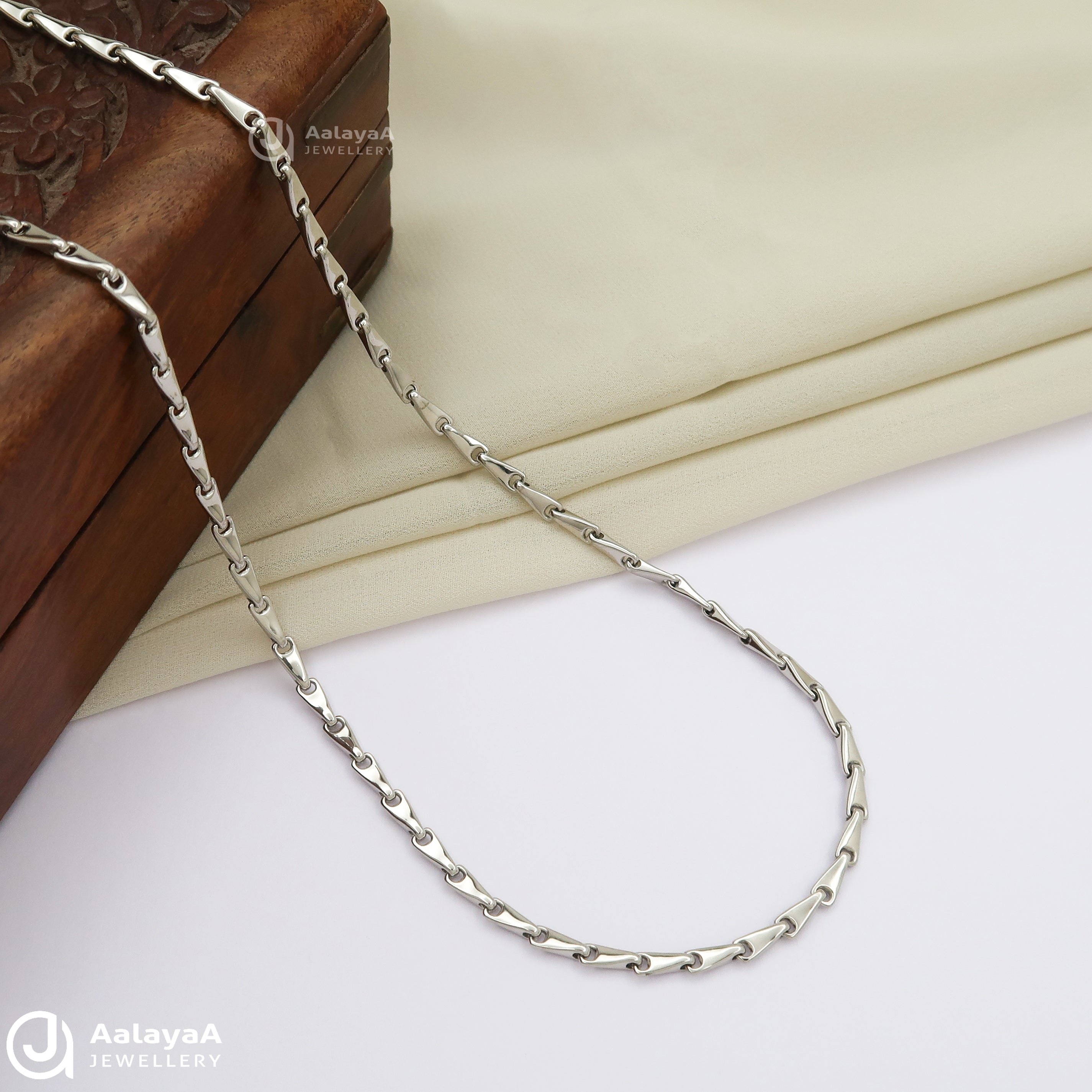 Sleek Silver Link Chain