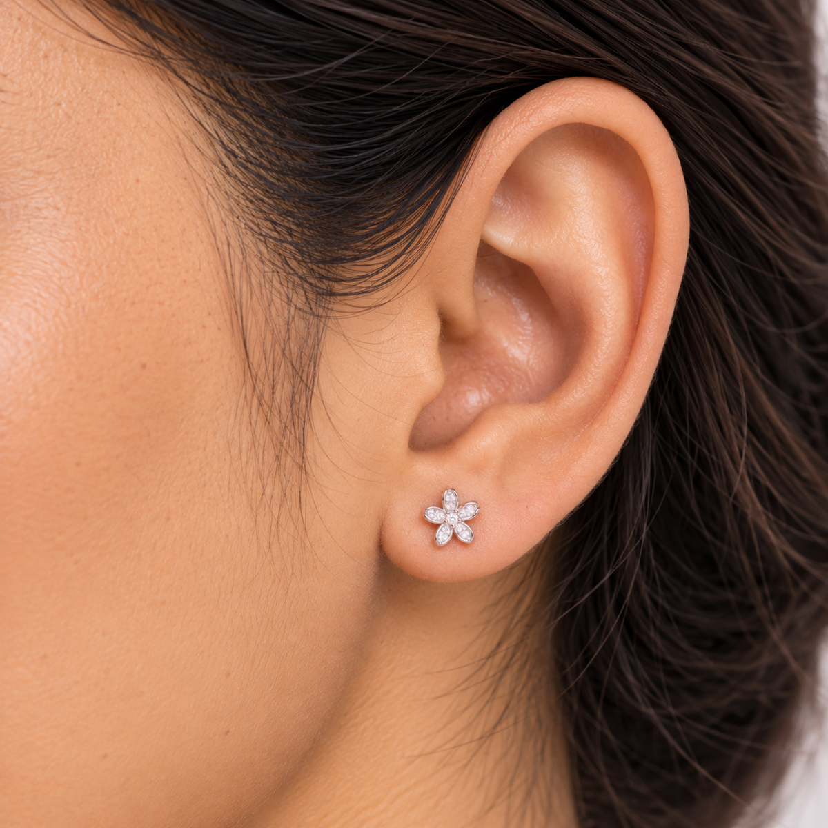 Silver Daisy Bloom Earring