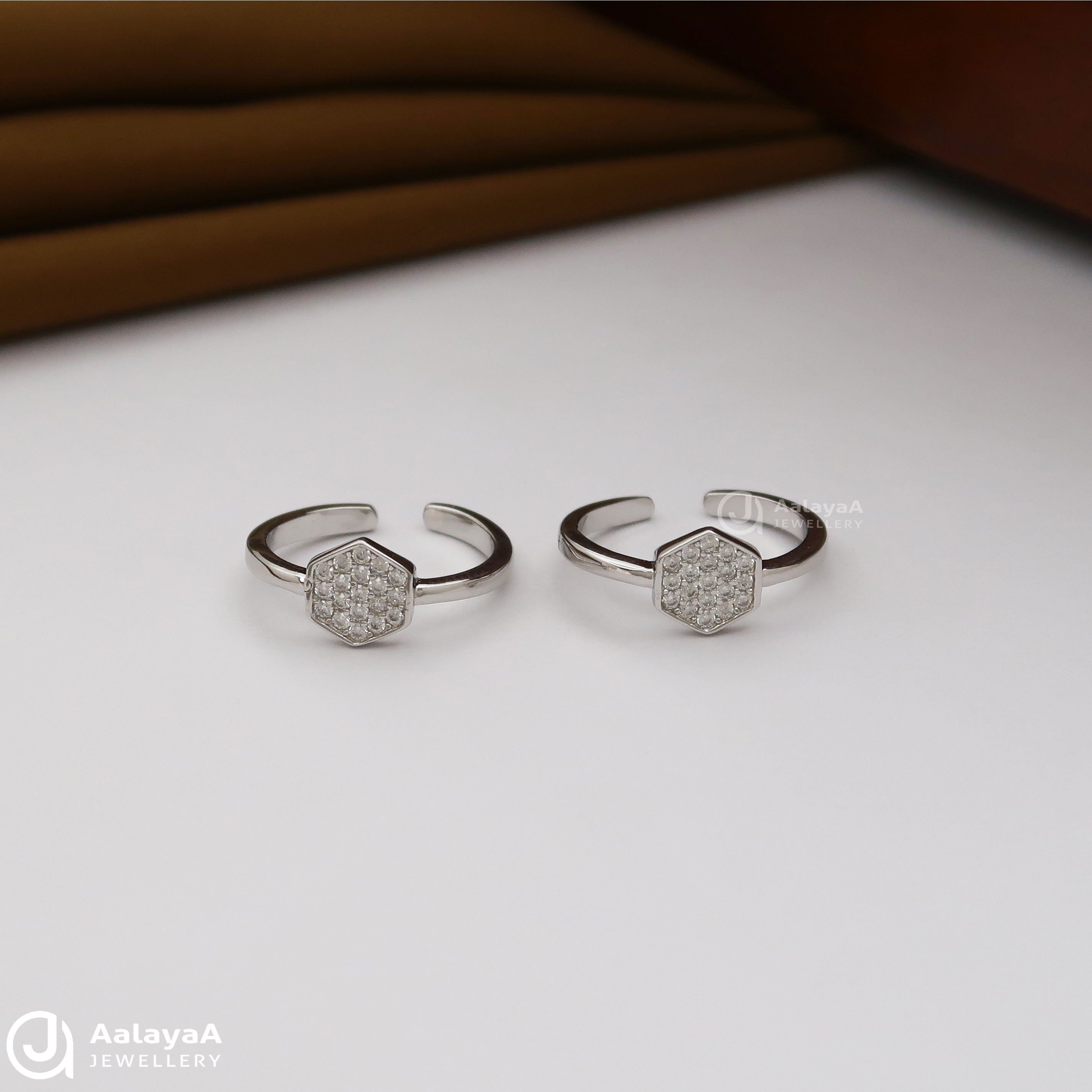 Crystal Geometric Silver Toe Ring