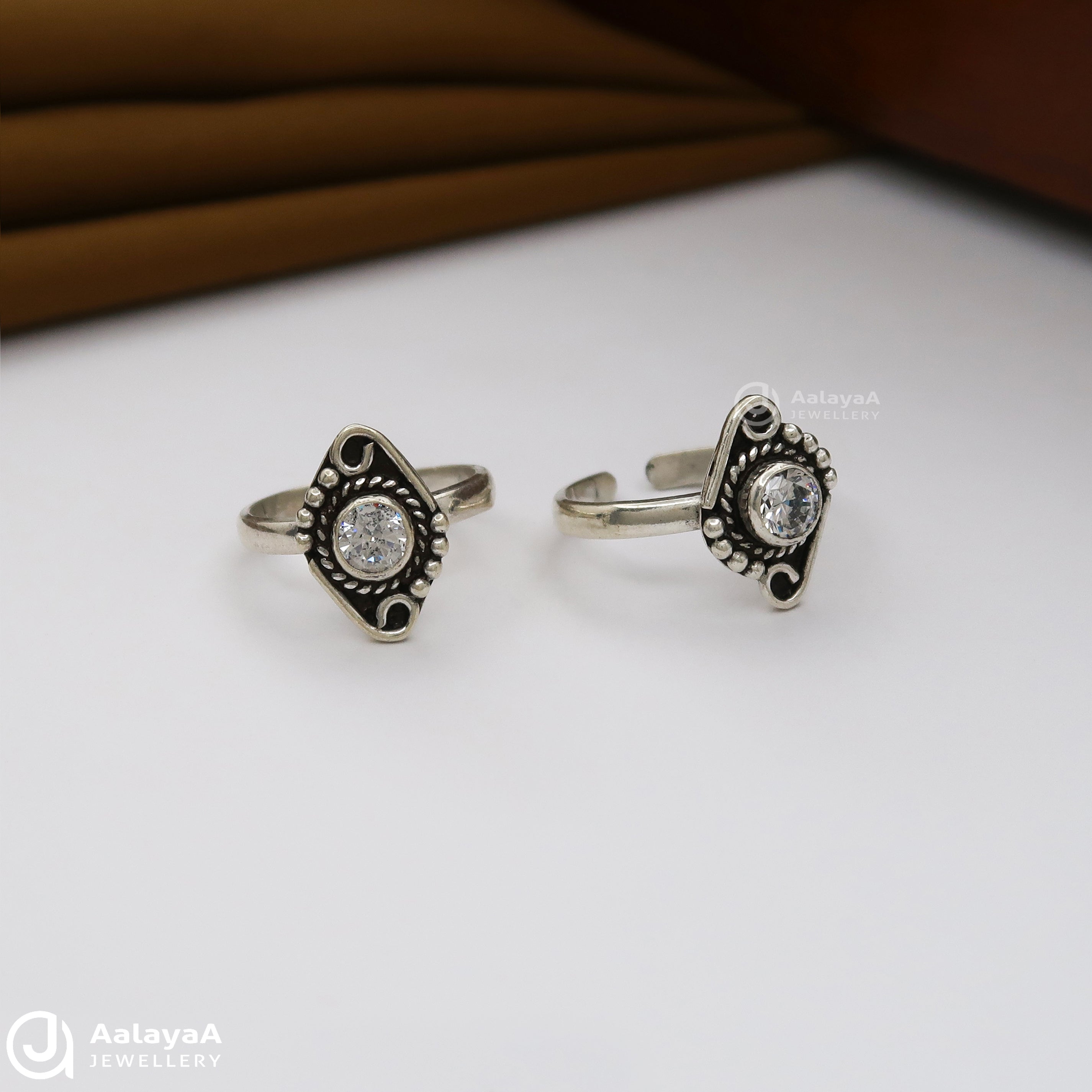 Pretty White Cut Stone Oxidised Silver Toe Ring