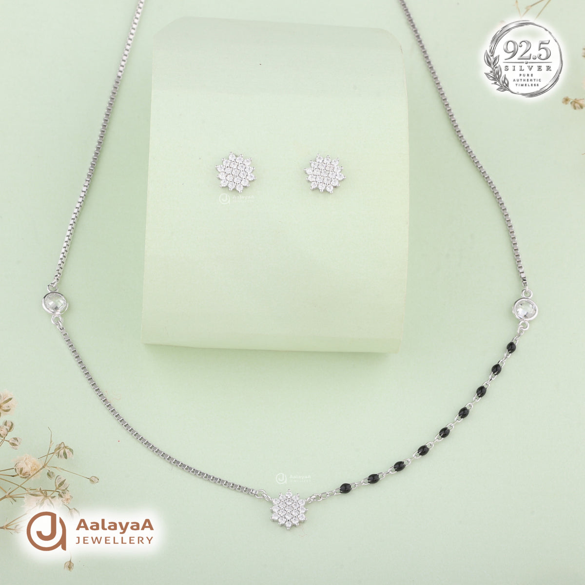 Silver Snowflake Sparkle Necklace Set