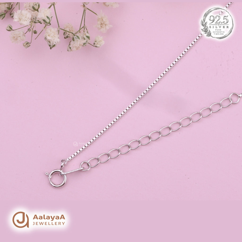 Silver Emerald Baguette Station Chain