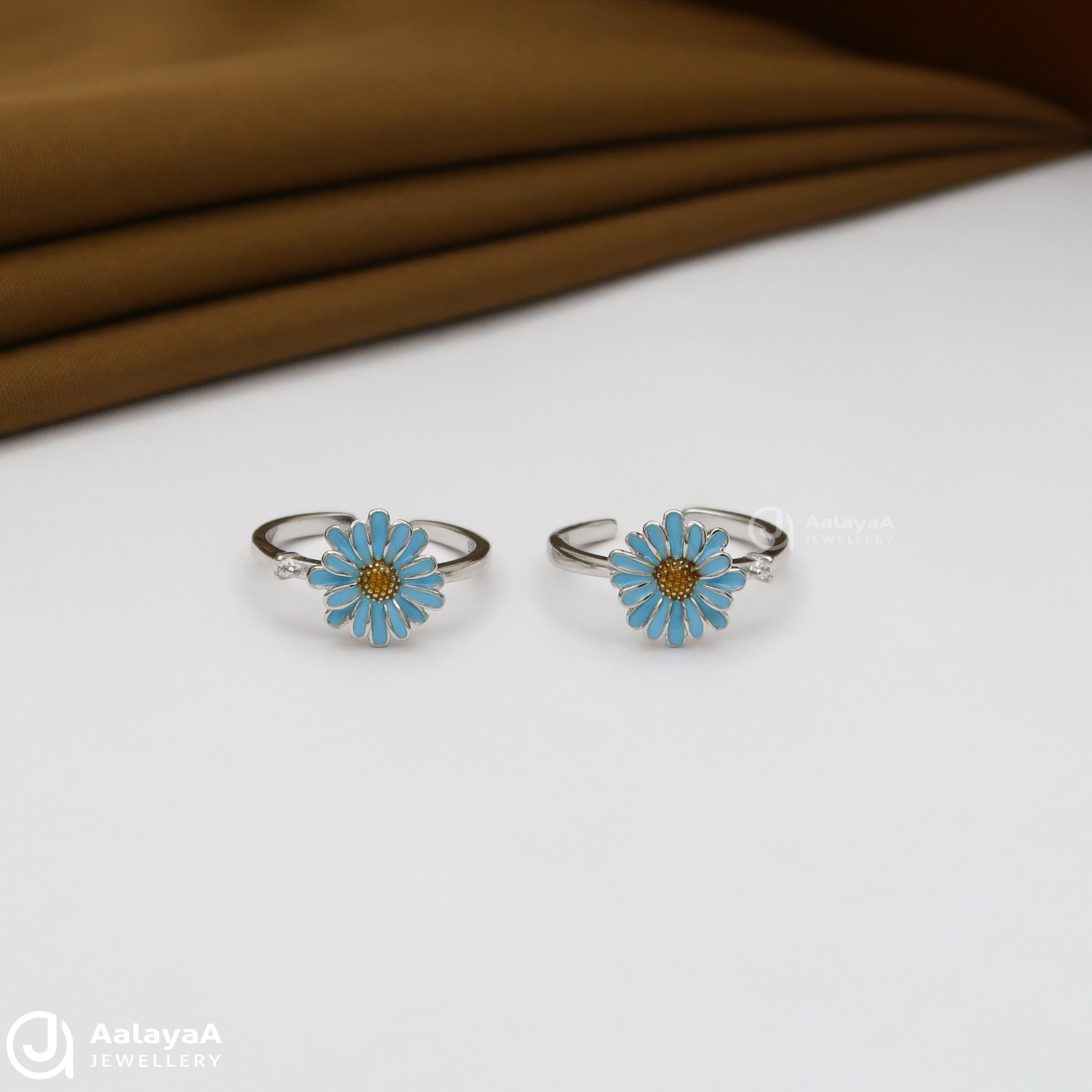 Blue Floral Silver Toe Ring