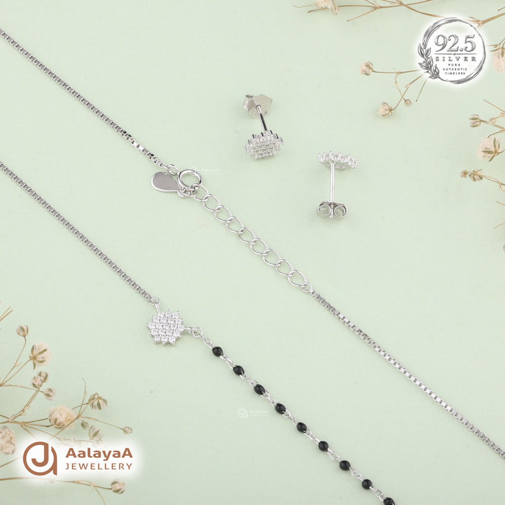 Silver Snowflake Sparkle Necklace Set