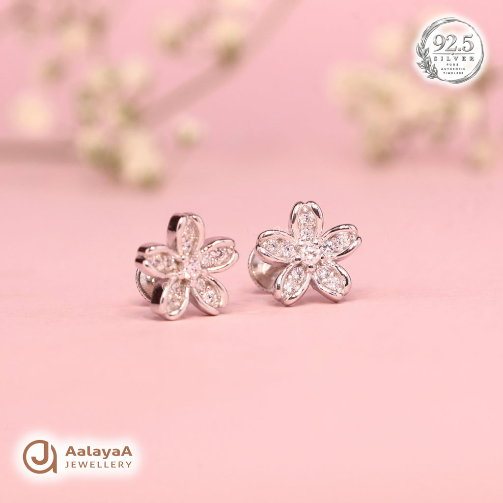 Silver Daisy Bloom Earring
