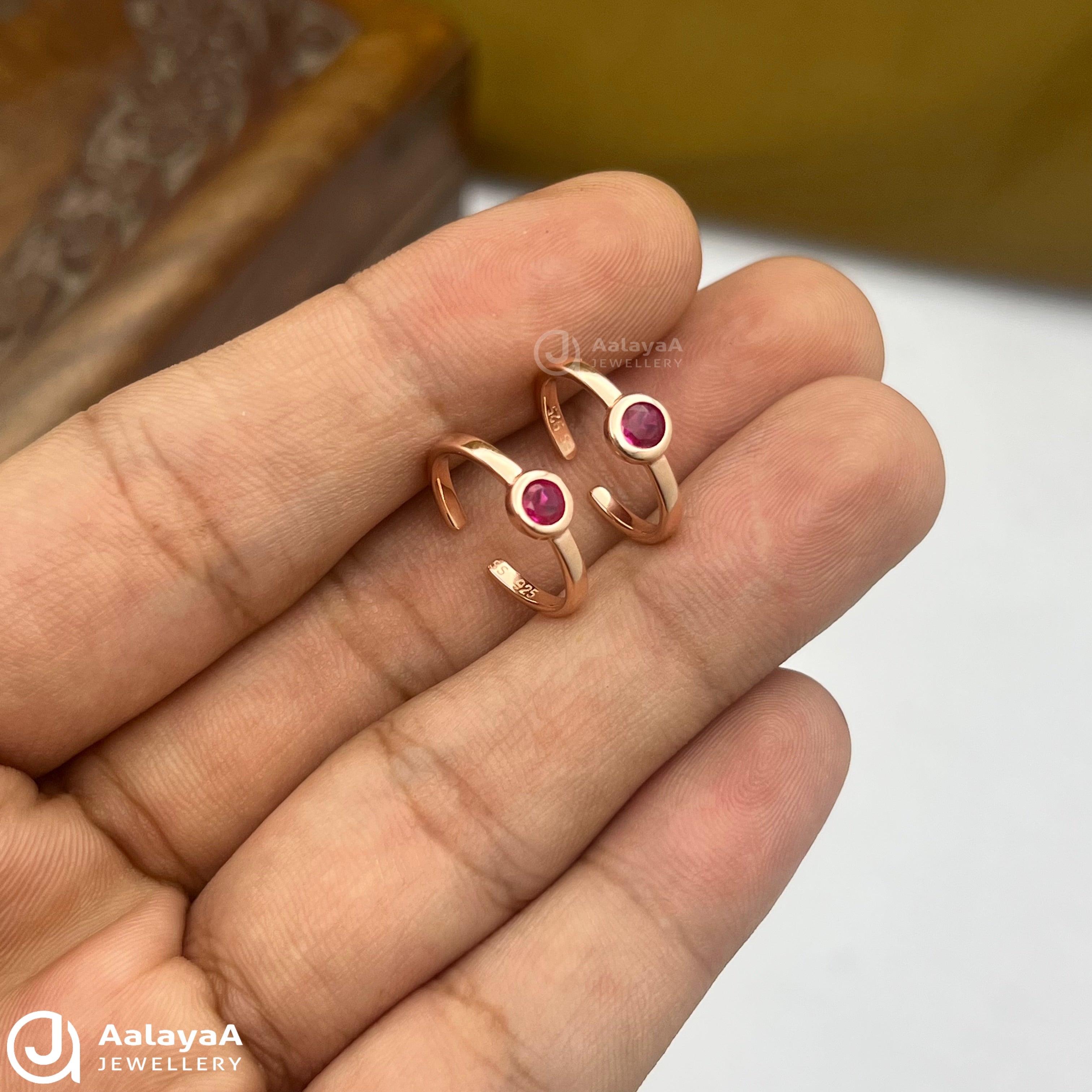 Silver Rosegold Ruby Point Toe Ring