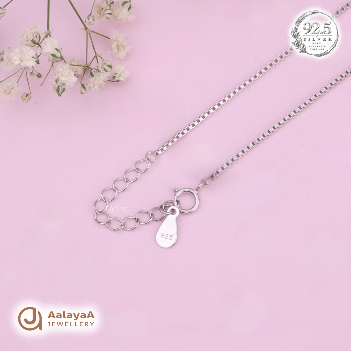 Silver Enchanted Bee Garden Circle Chain Pendant