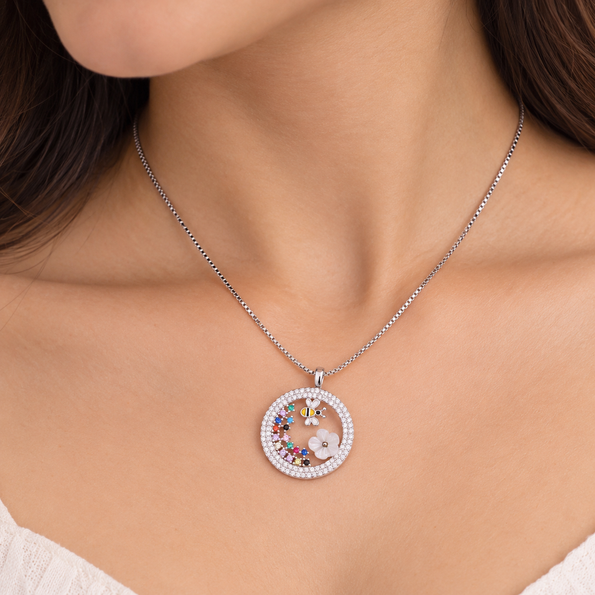 Silver Enchanted Bee Garden Circle Chain Pendant