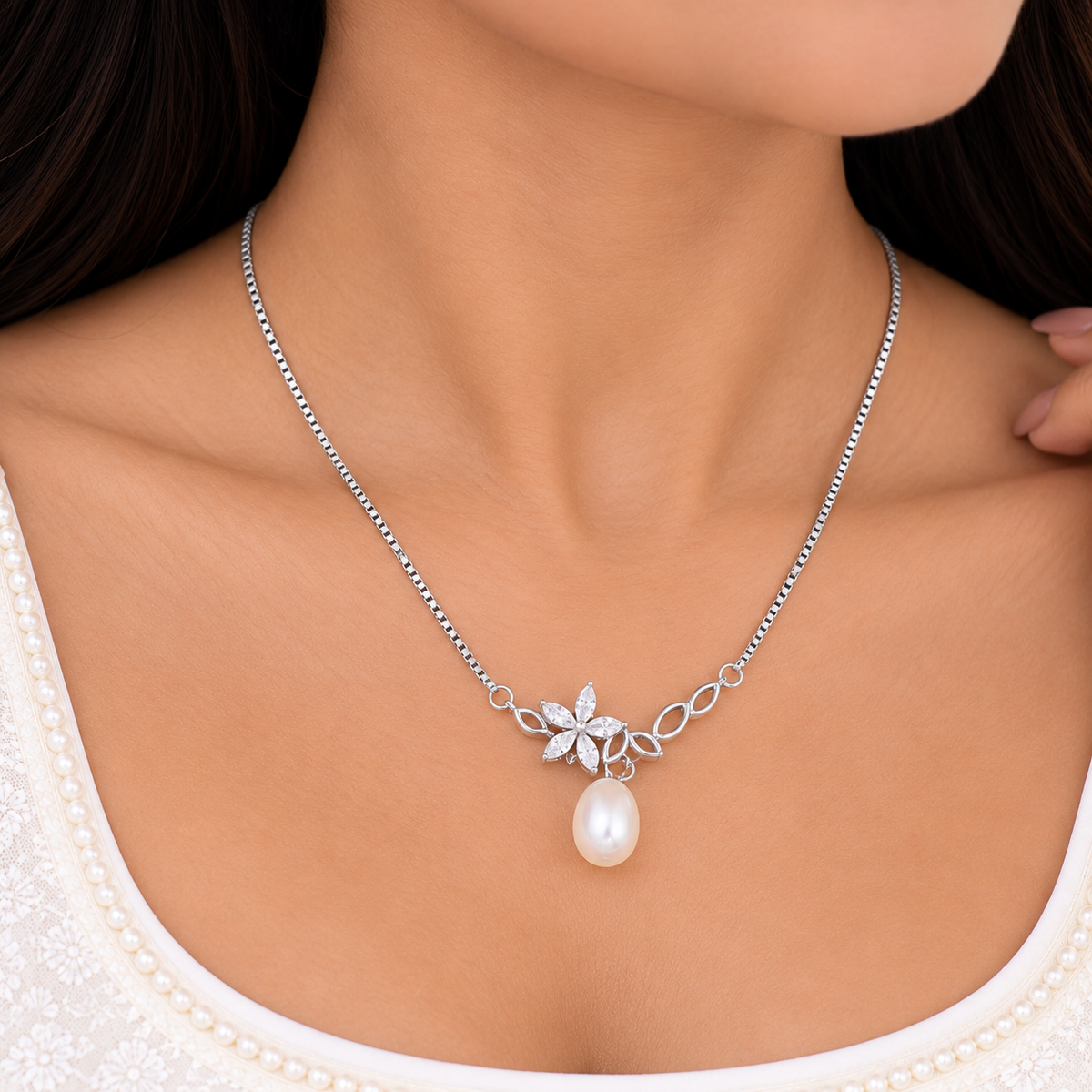 Silver Pearl Lily Necklace Set