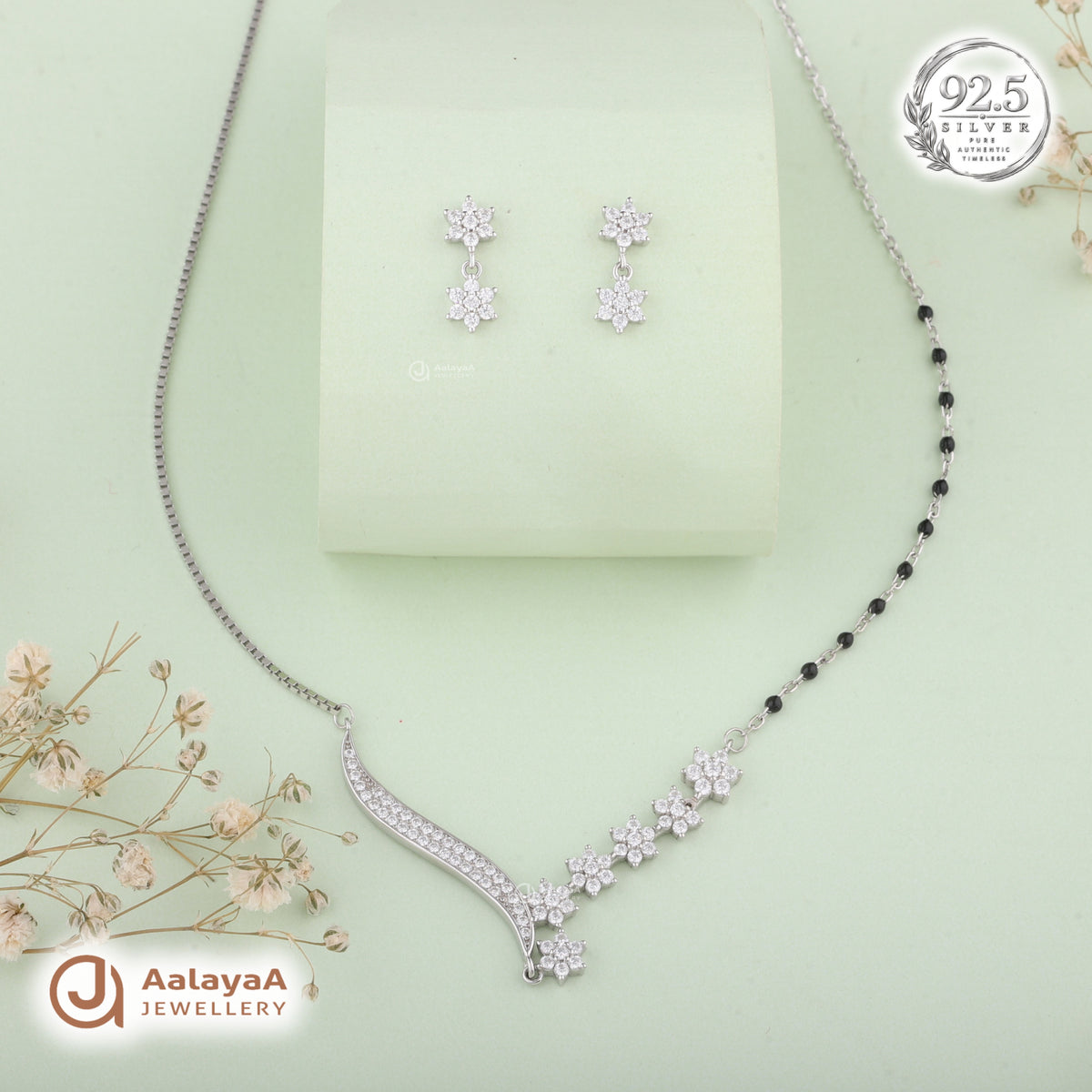 Silver Starlit Floral Necklace Set