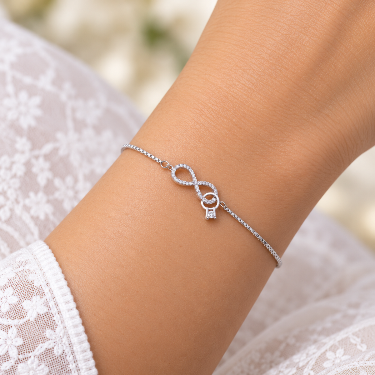Silver Sparkling Infinity Bracelet