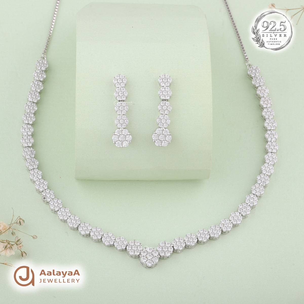 Silver Royal Bloom Necklace Set