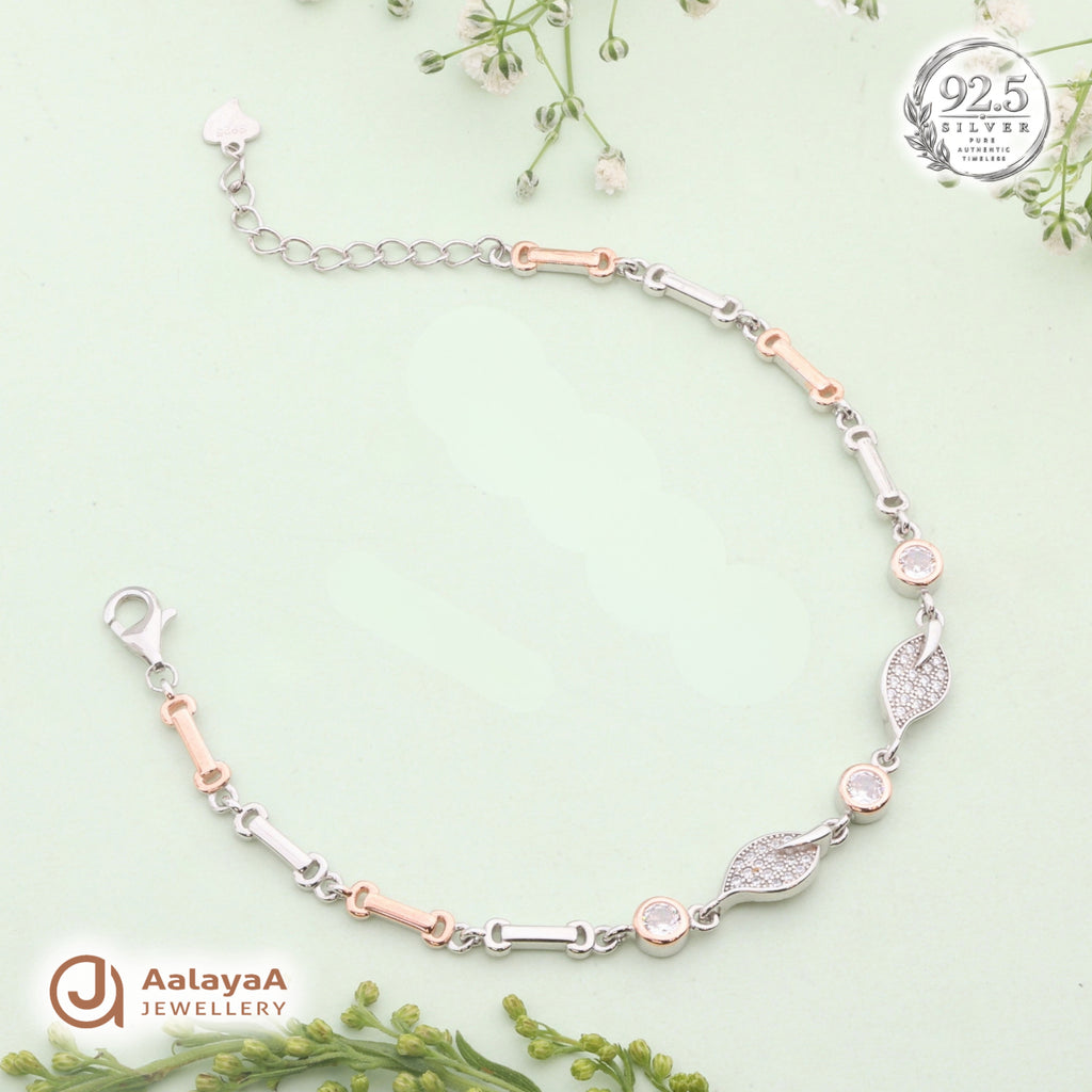 Silver Elegant Leaf Bracelet
