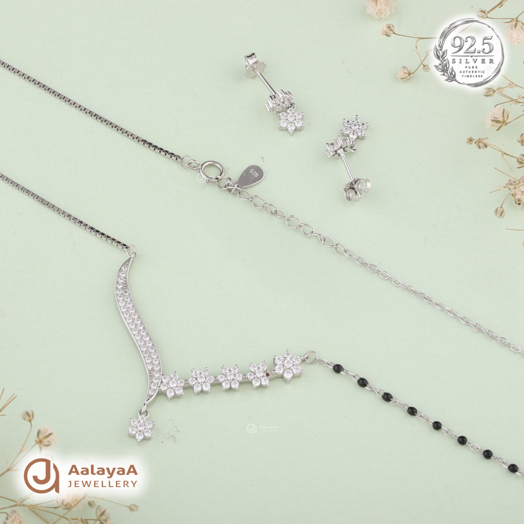 Silver Starlit Floral Necklace Set