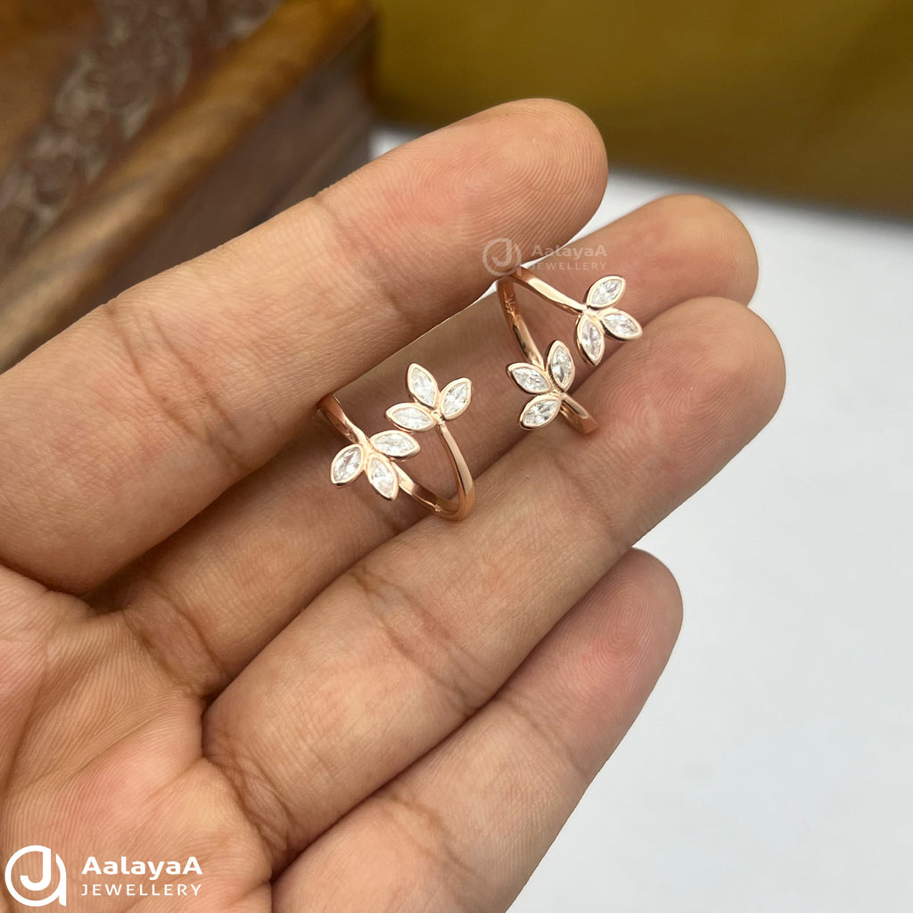 Silver Rosegold White Petal Grace Toe Ring