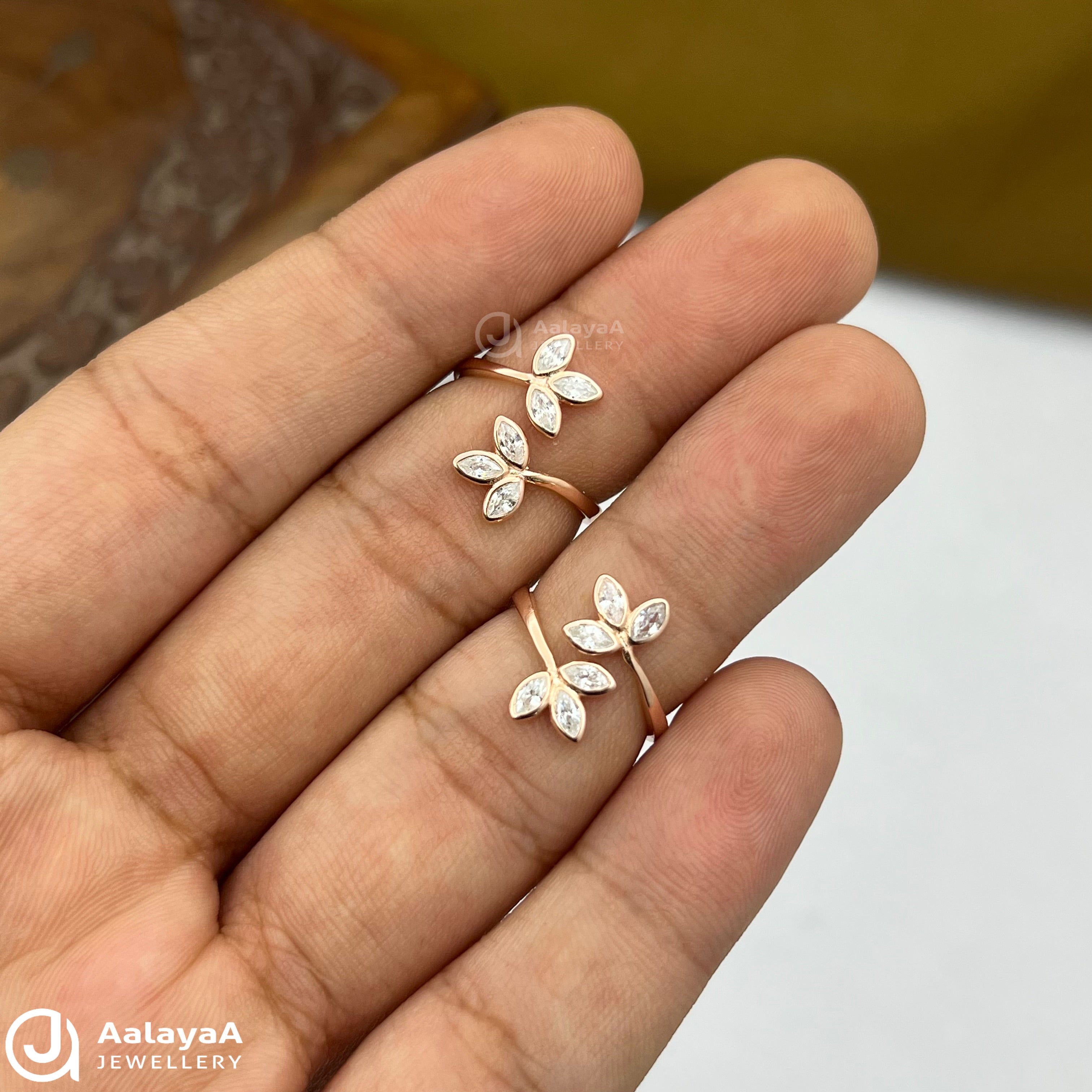 Silver Rosegold White Petal Grace Toe Ring
