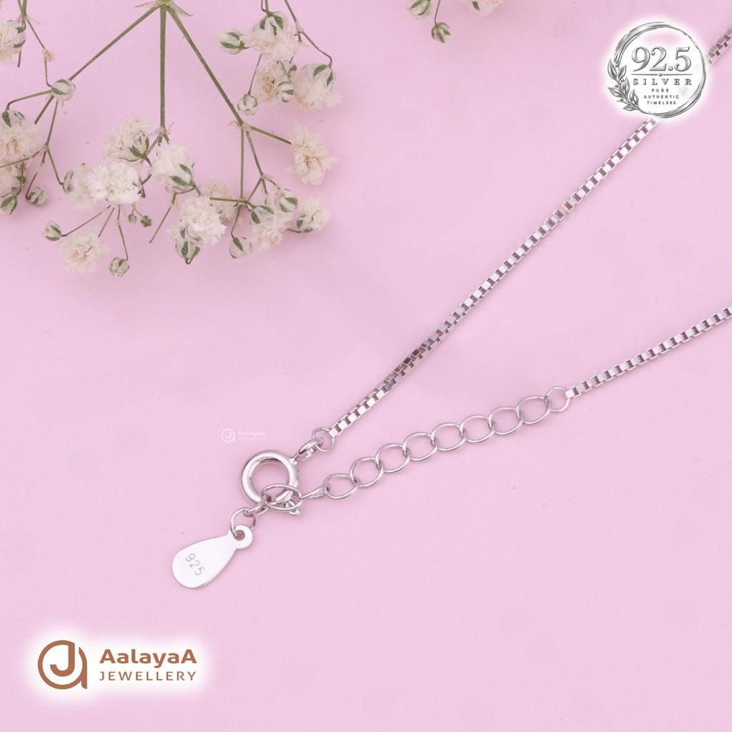 Silver Mother of Pearl Halo Chain Pendant