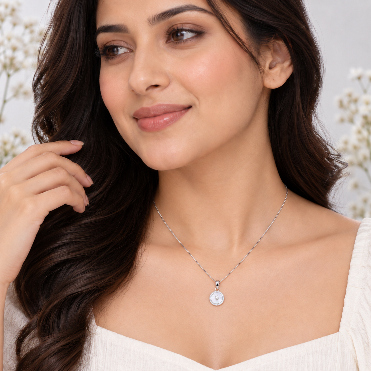 Silver Mother of Pearl Halo Chain Pendant