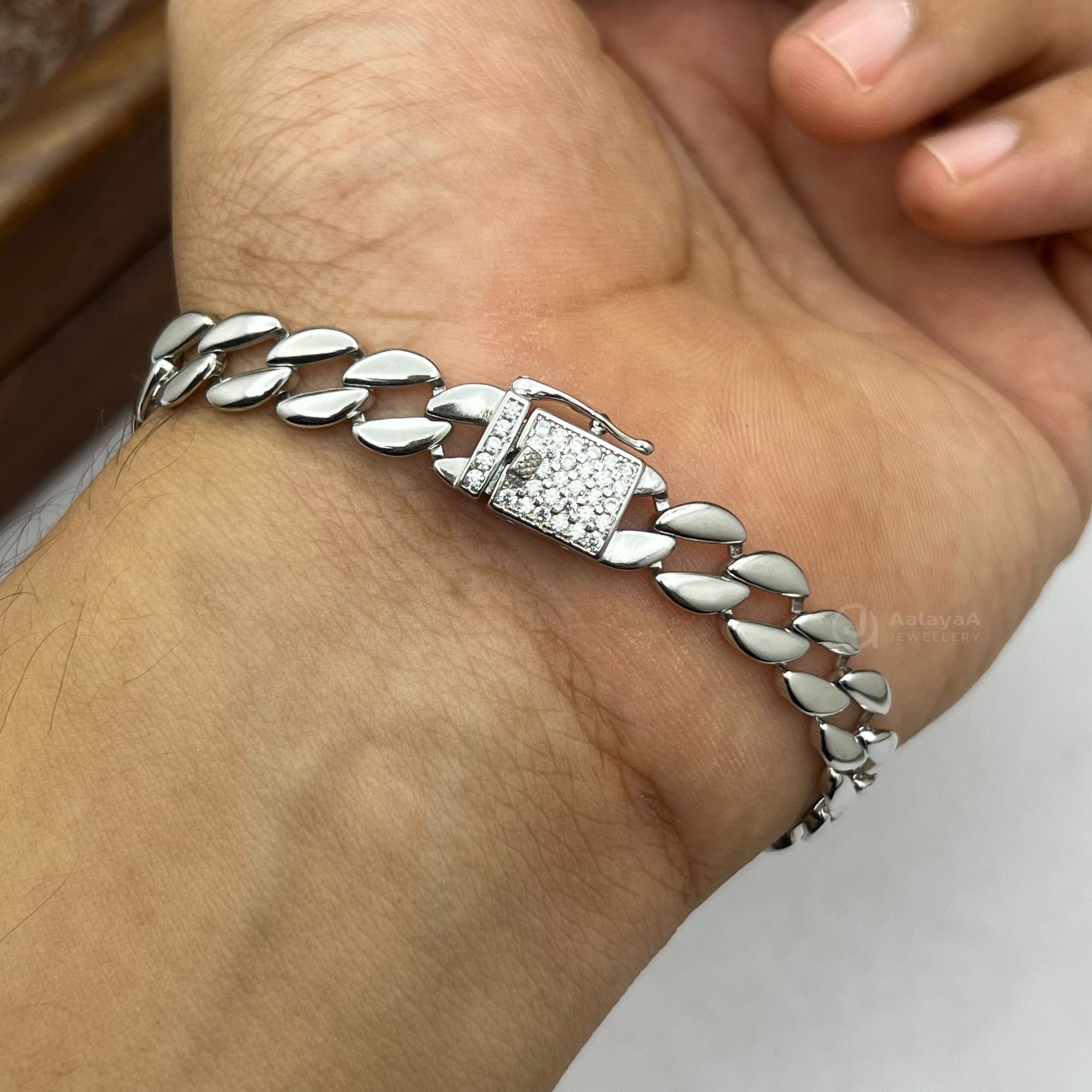 Silver Sleek Leaf Link Bracelet
