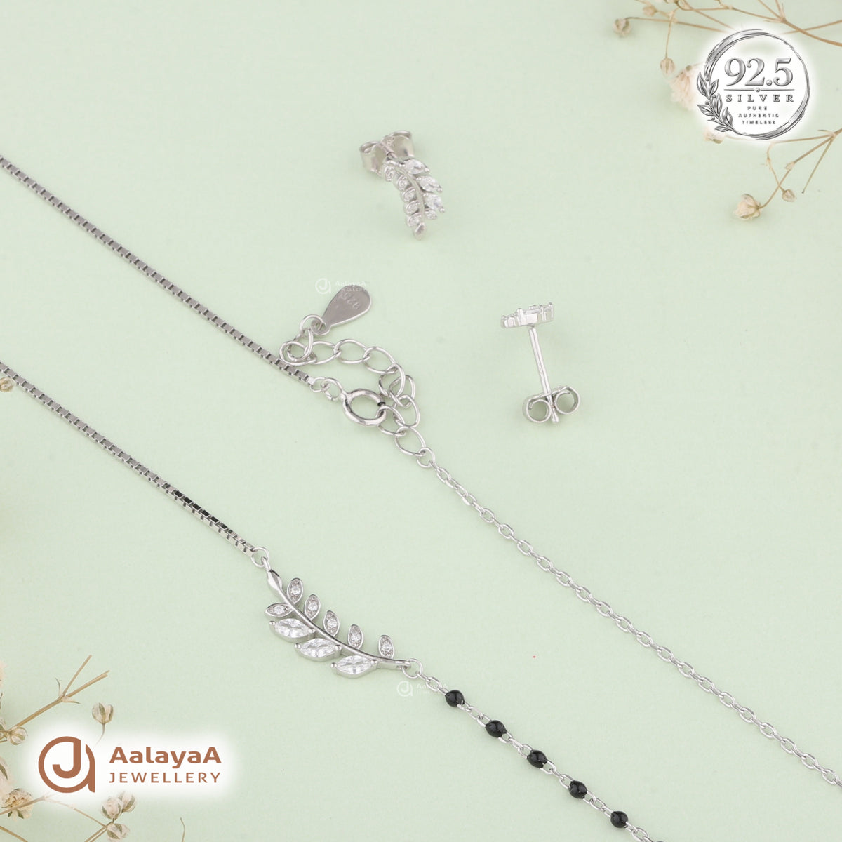 Silver Graceful Laurel Necklace Set