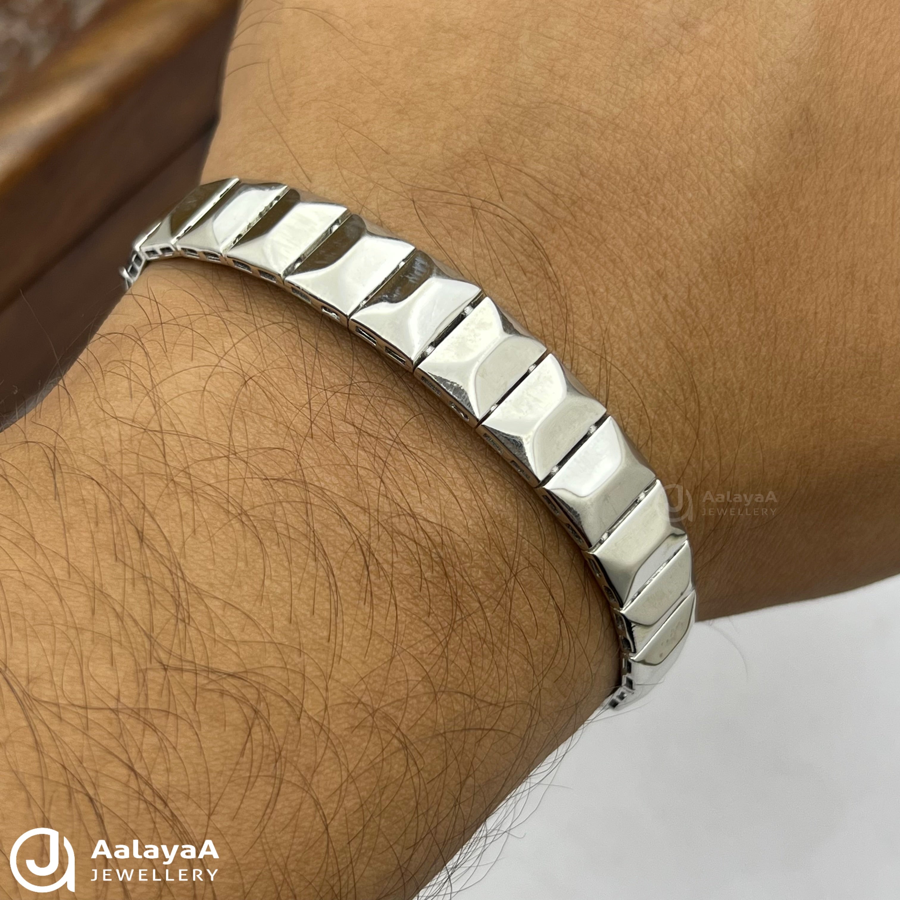Silver Geometric link bracelet