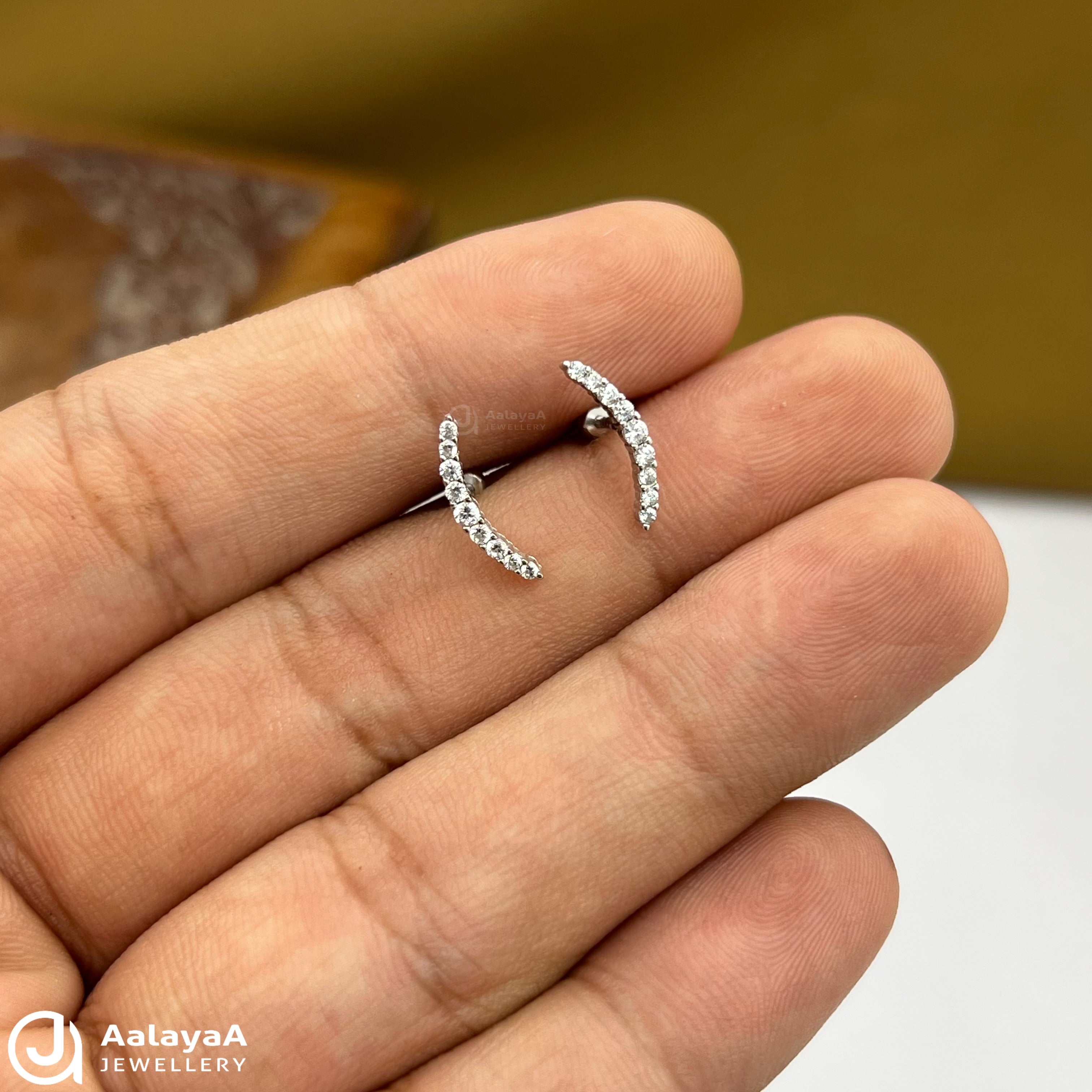 Silver Curved Bar Diamond Side Stud