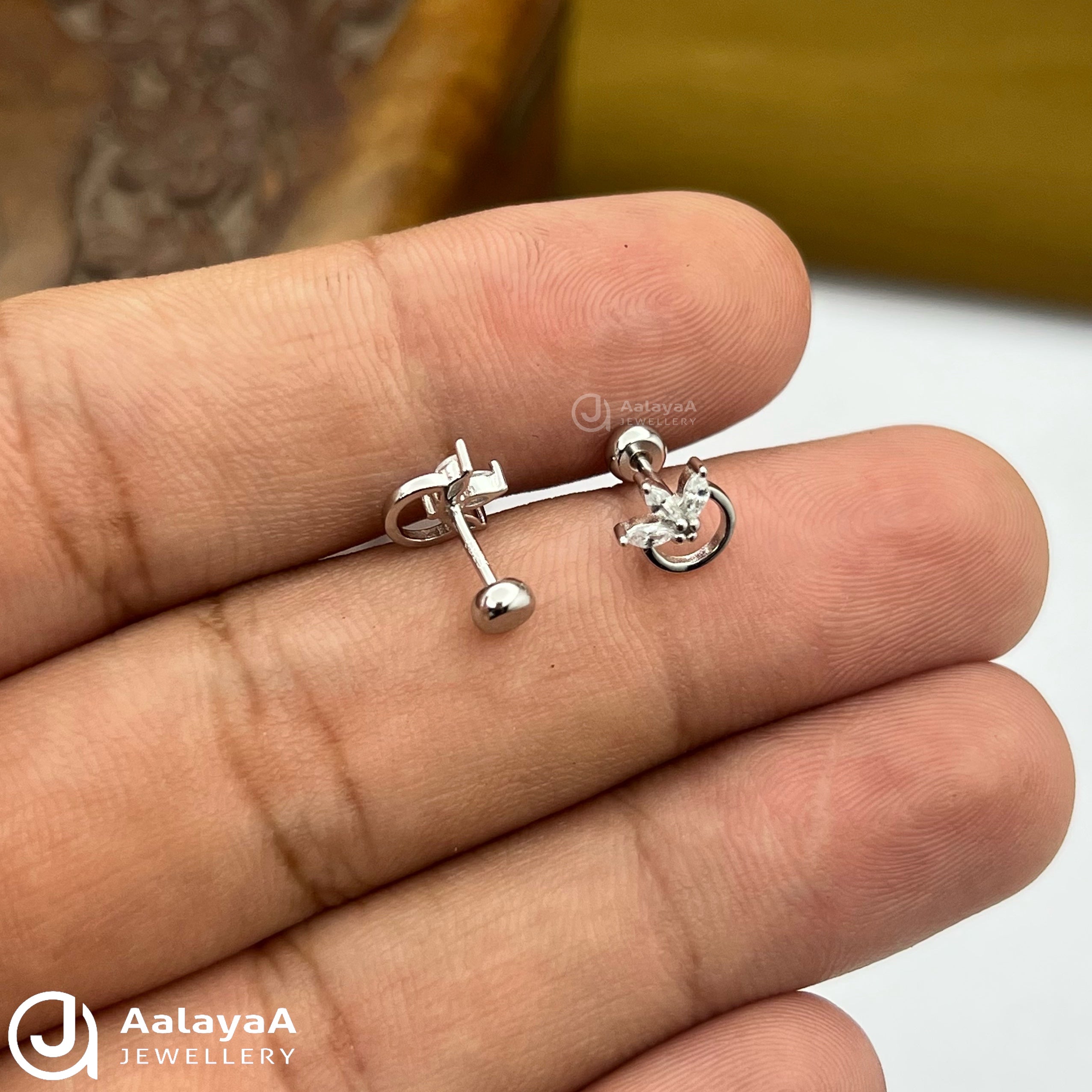 Silver Circle Leaf Side Stud