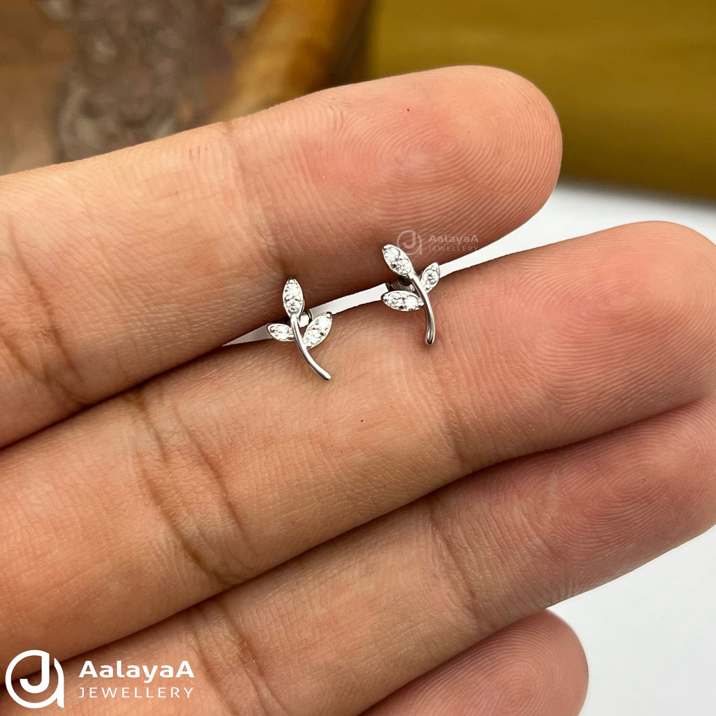 Silver Three Leaf Side Stud