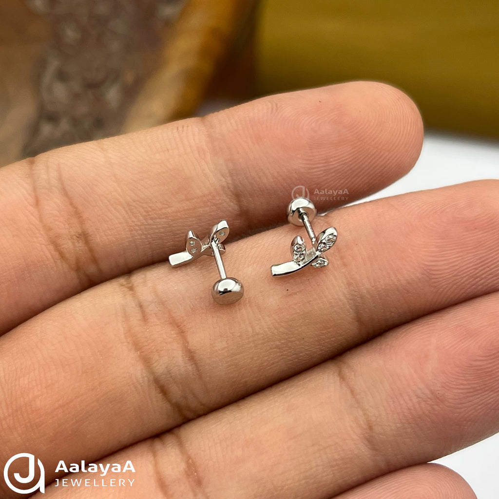 Silver Three Leaf Side Stud
