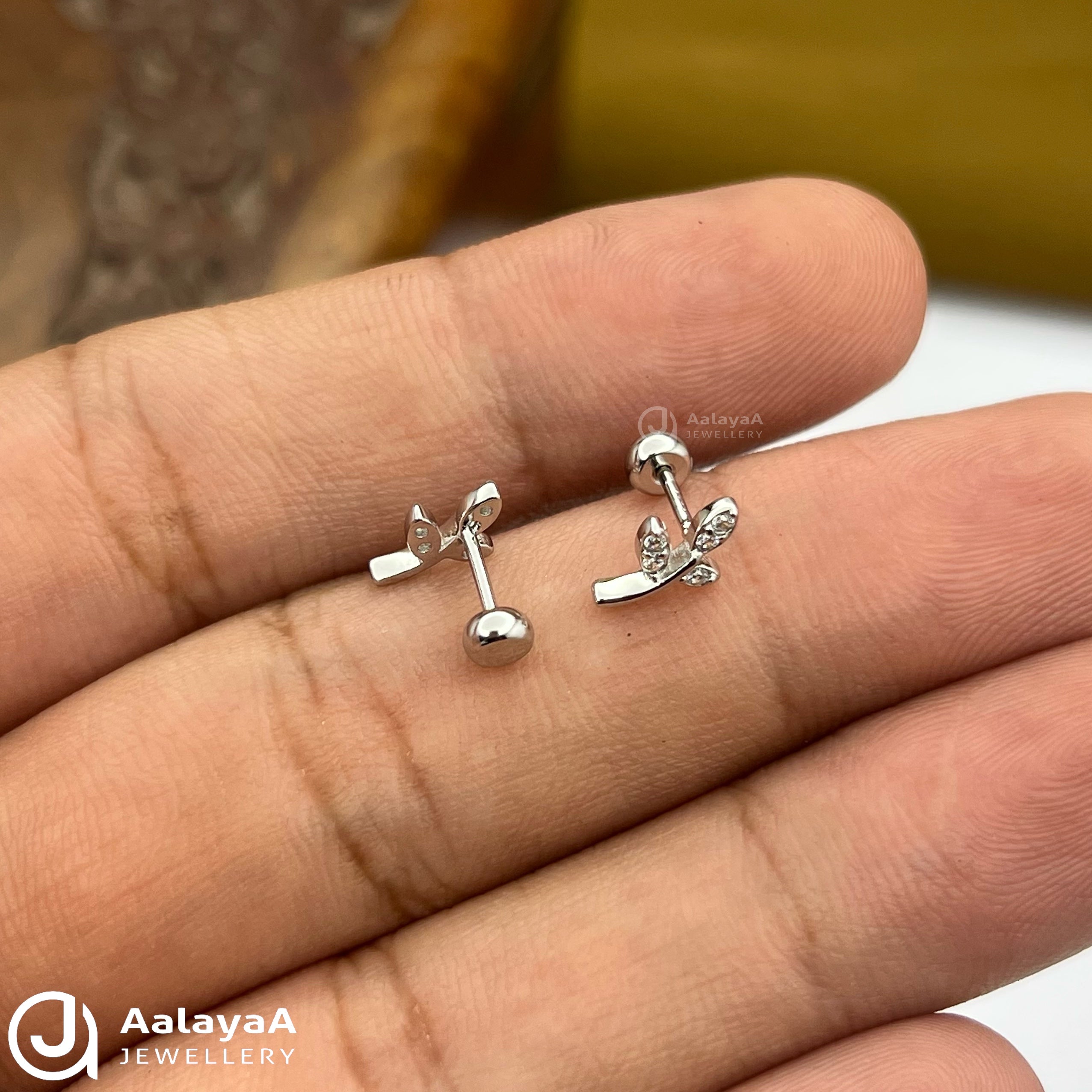 Silver Three Leaf Side Stud