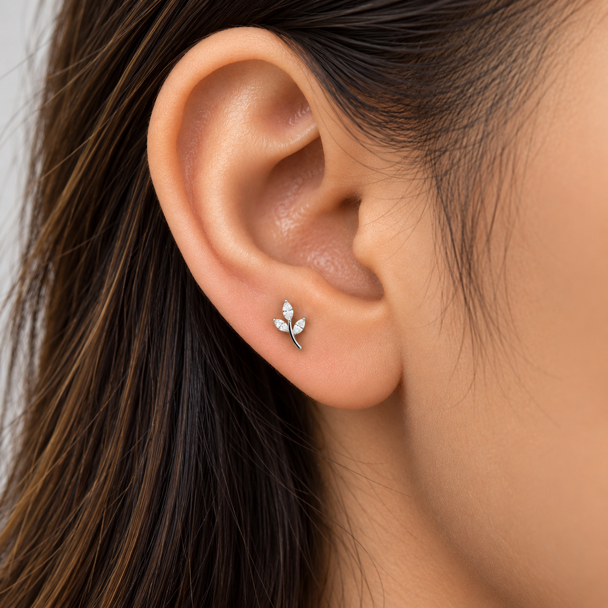 Silver Three Leaf Side Stud