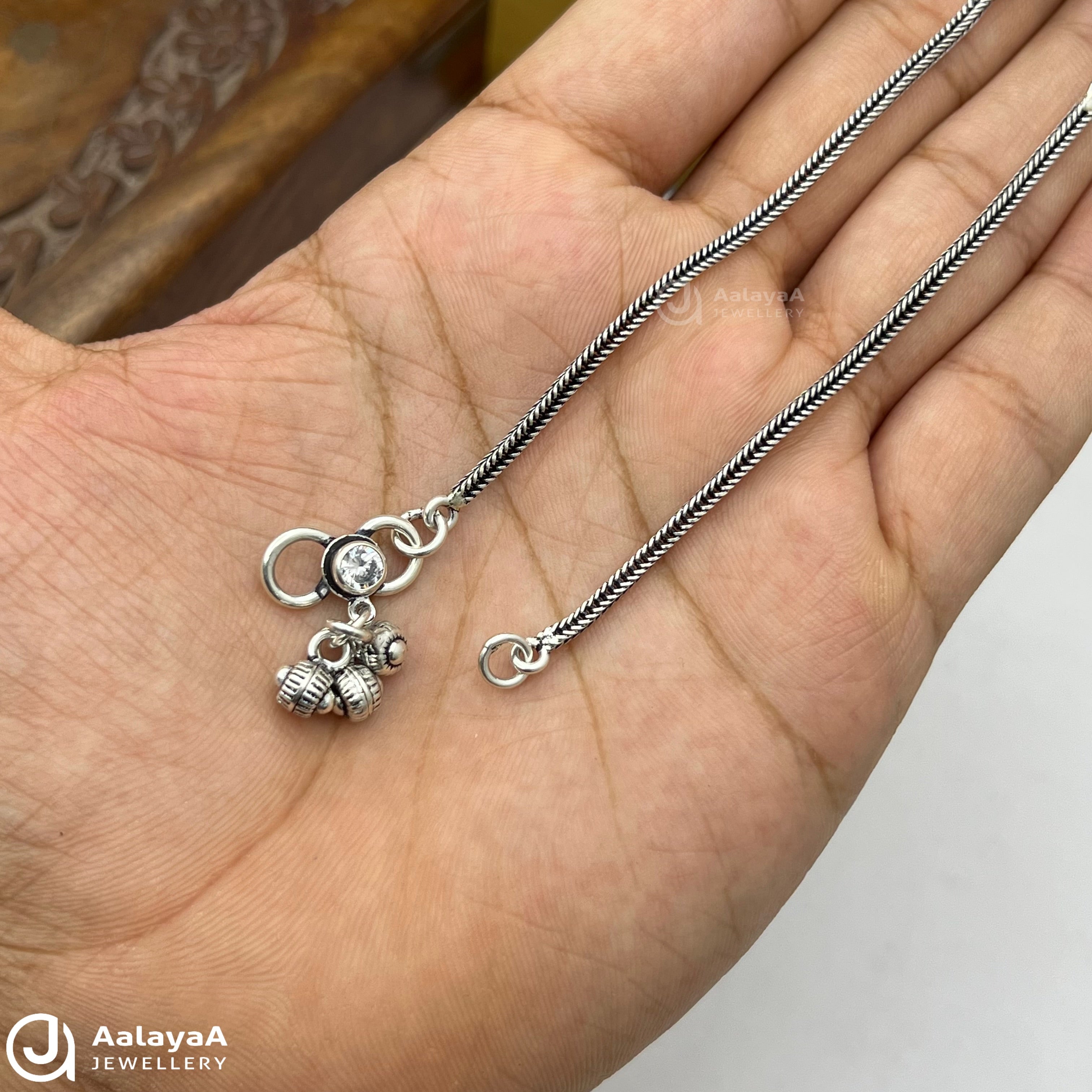 Silver Antique Saanvi Sparkle Anklet