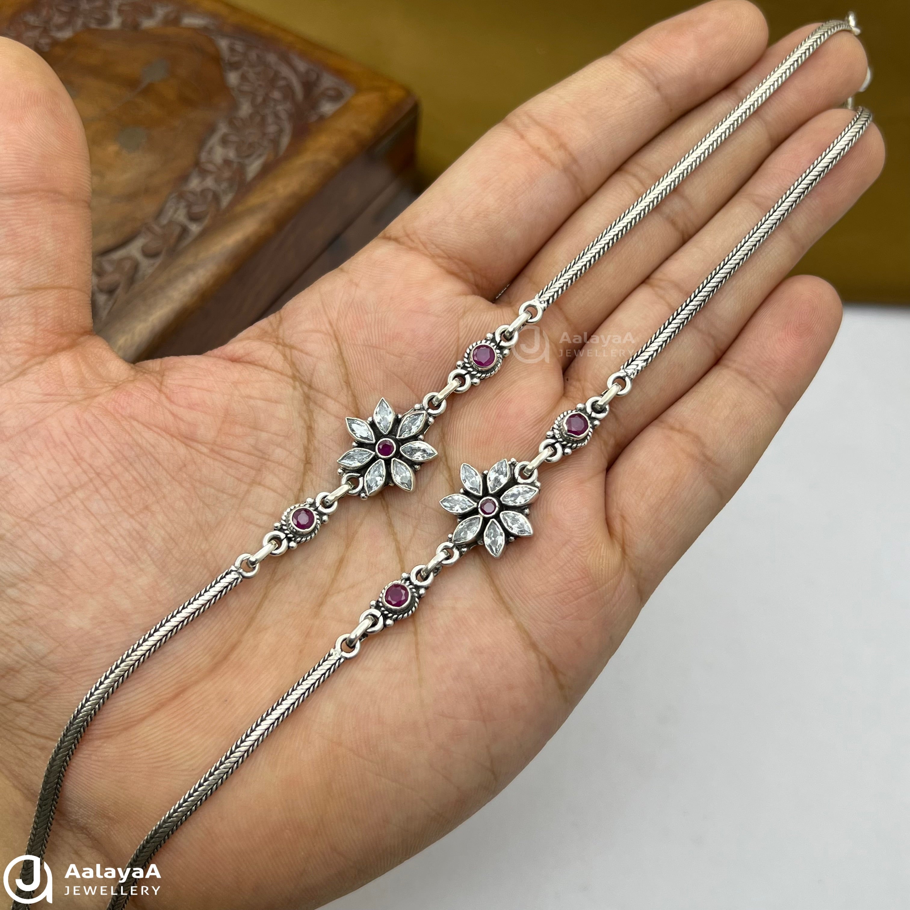 Silver Antique Pushpa Star Anklet