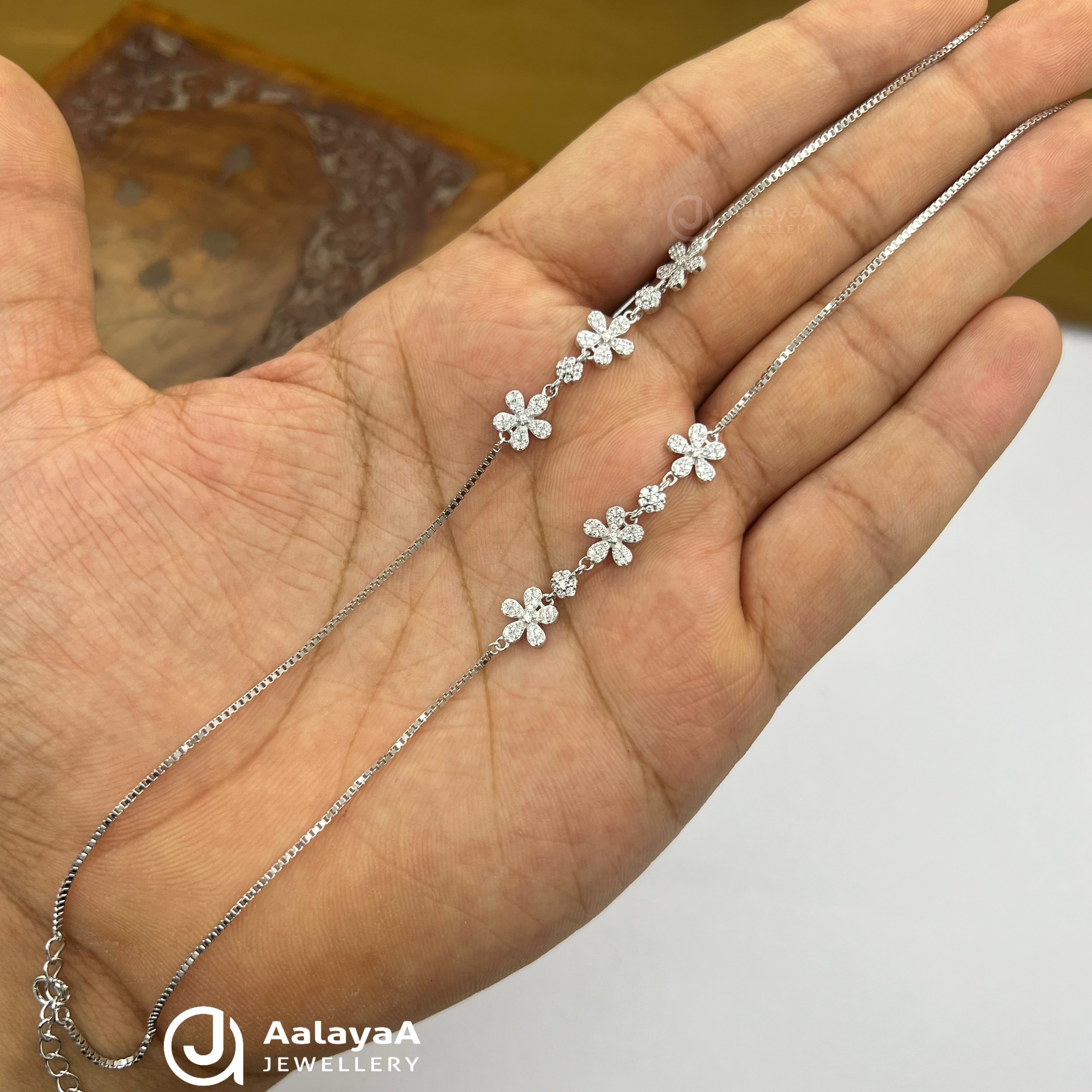 Silver Daisy Bloom Anklet