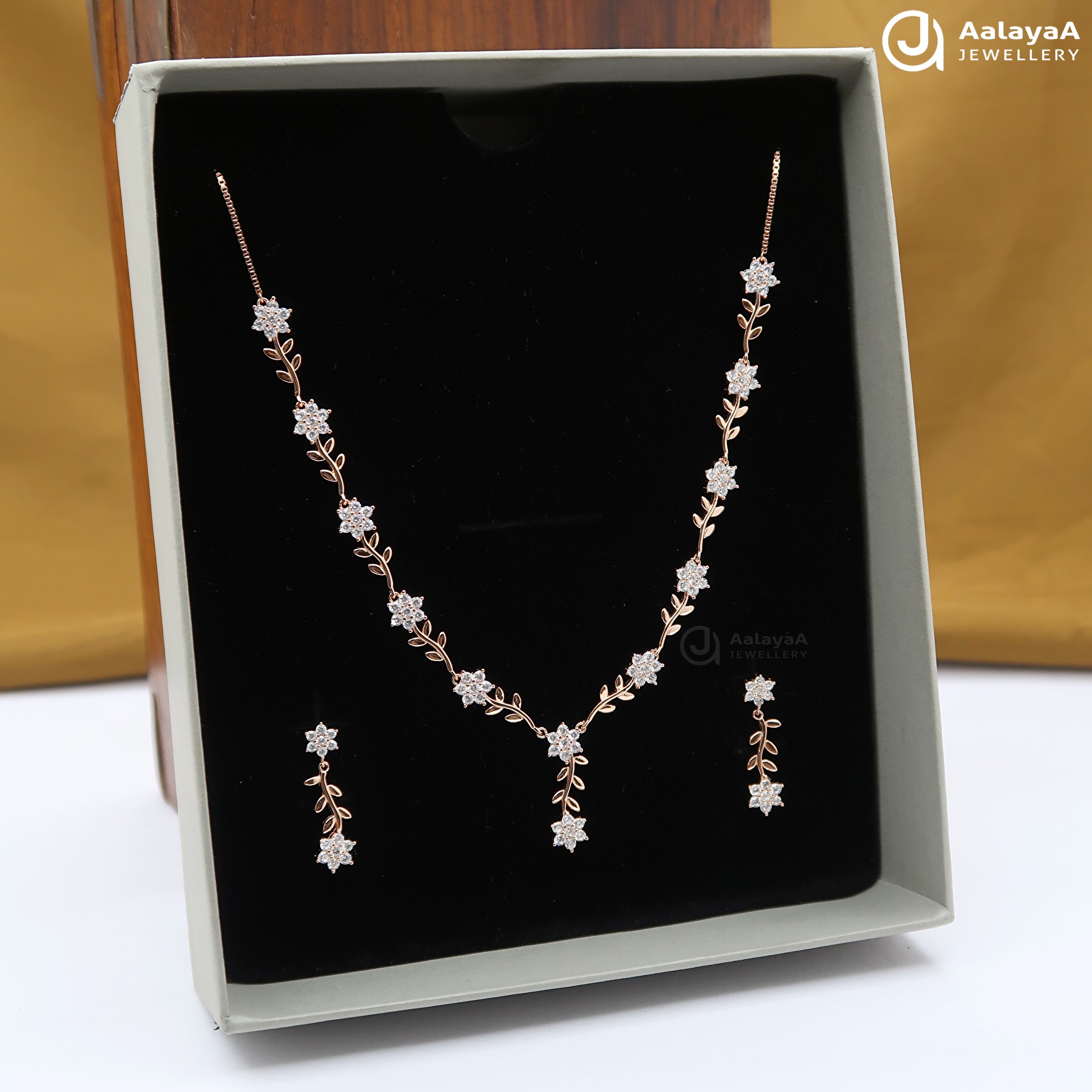 Silver Rose Gold Blooming Leaf Necklace Set