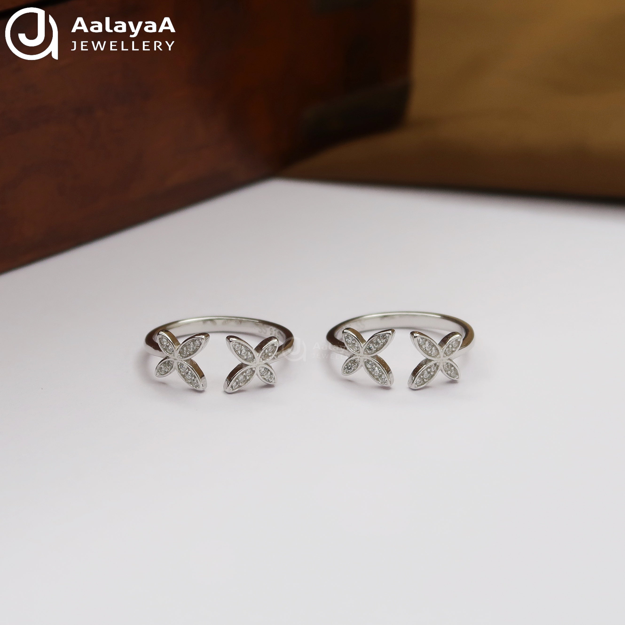 Silver Twin Bloom Toe Ring
