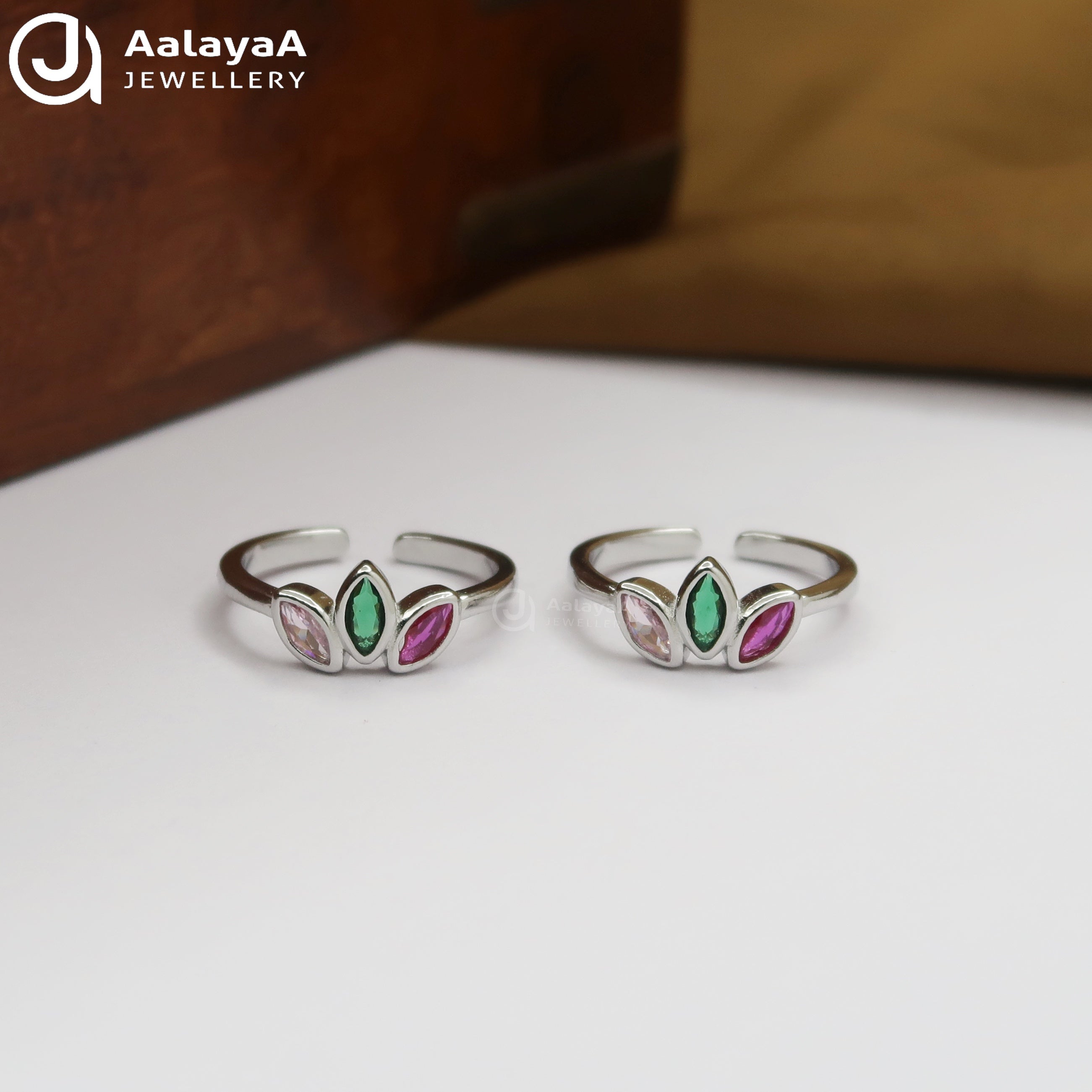 Silver Prism Petal Toe Ring