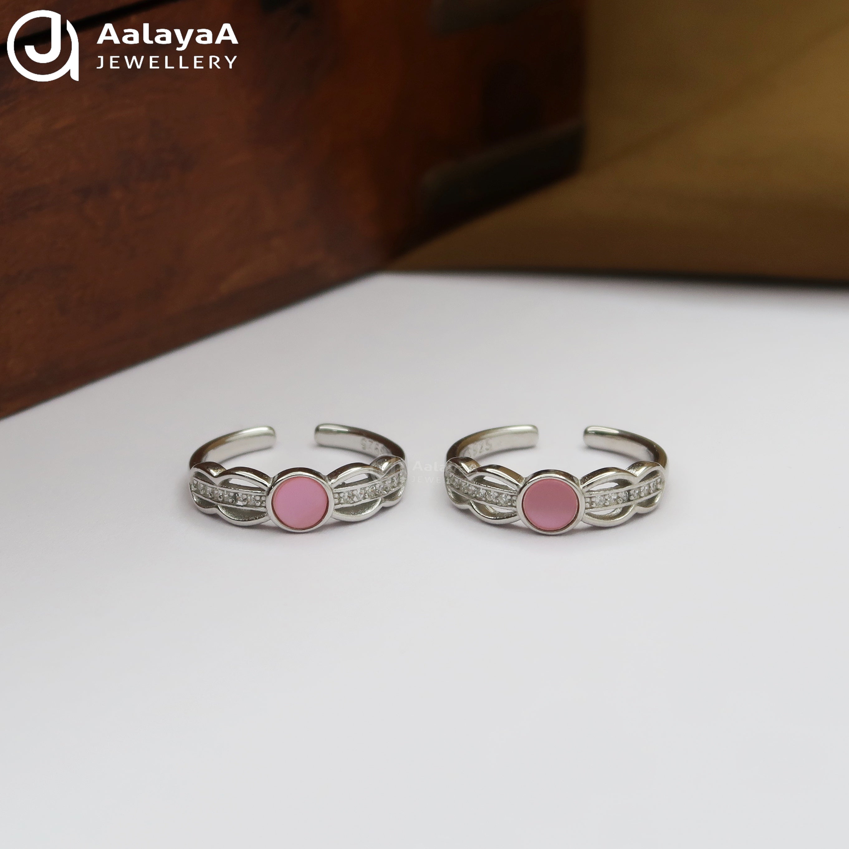 Silver Rosella Crystal Toe Ring