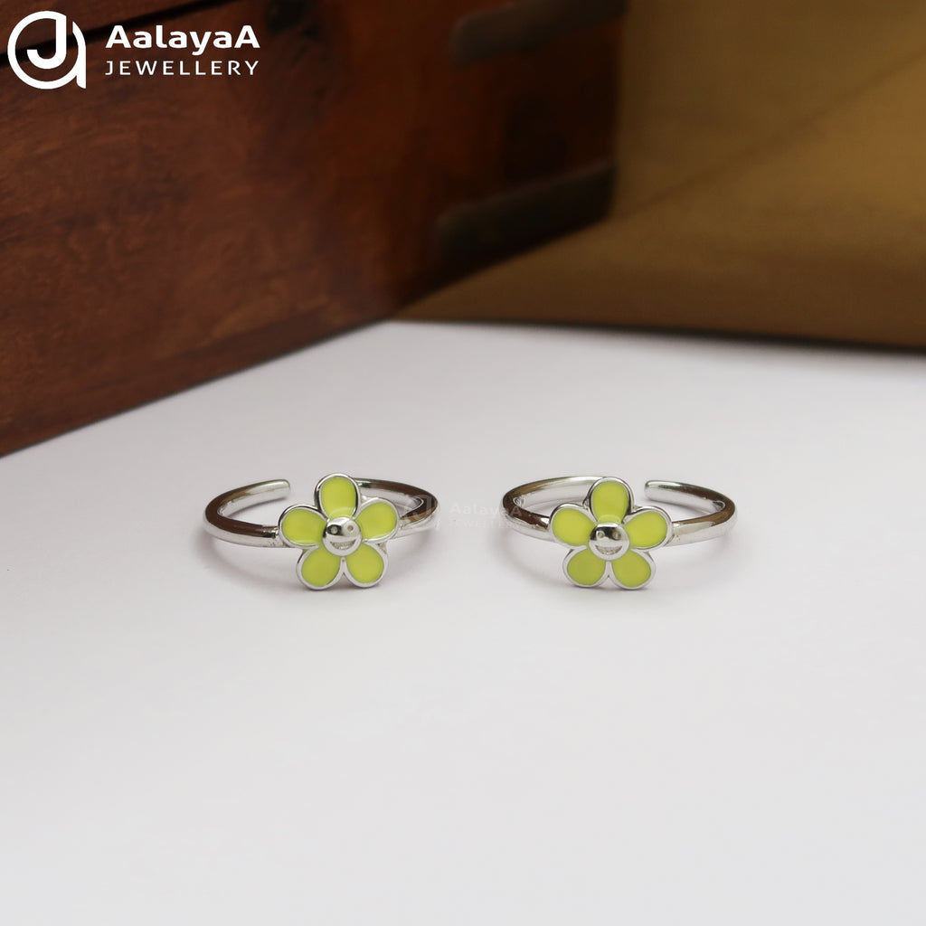 Silver Lime Blossom Toe Ring