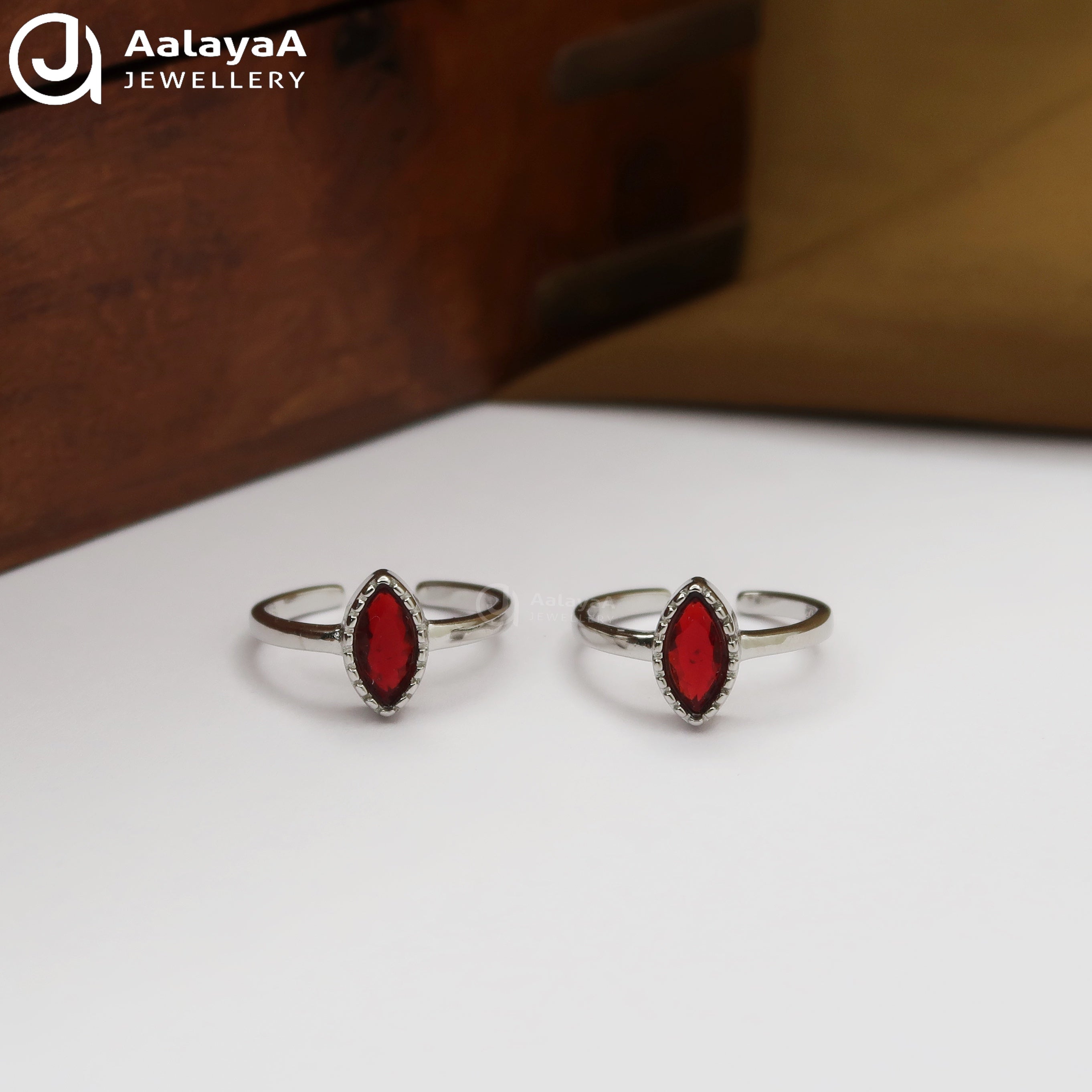 Silver Ovel Ruby Toe Ring